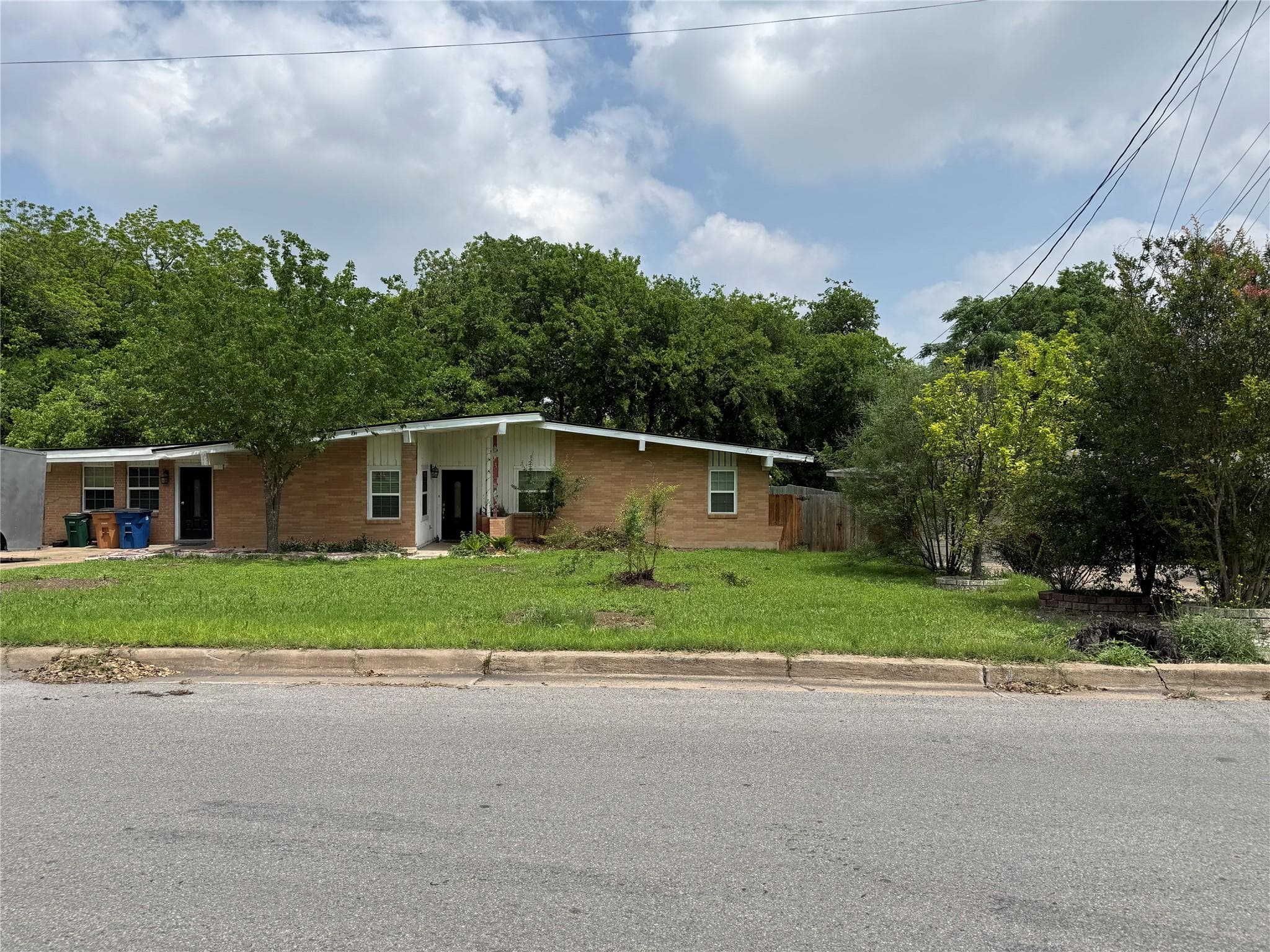 300 W COVINGTON Dr
