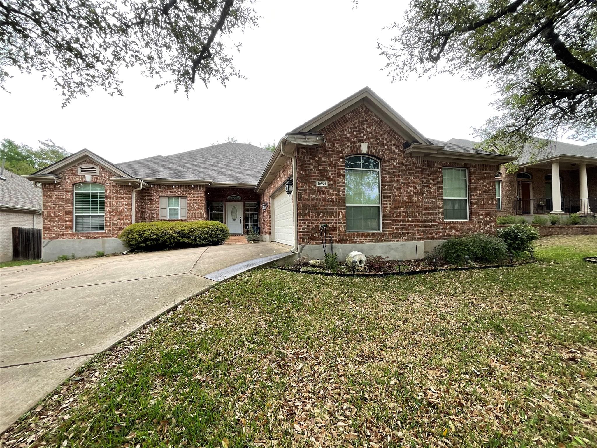 16901  Ennis Trl
