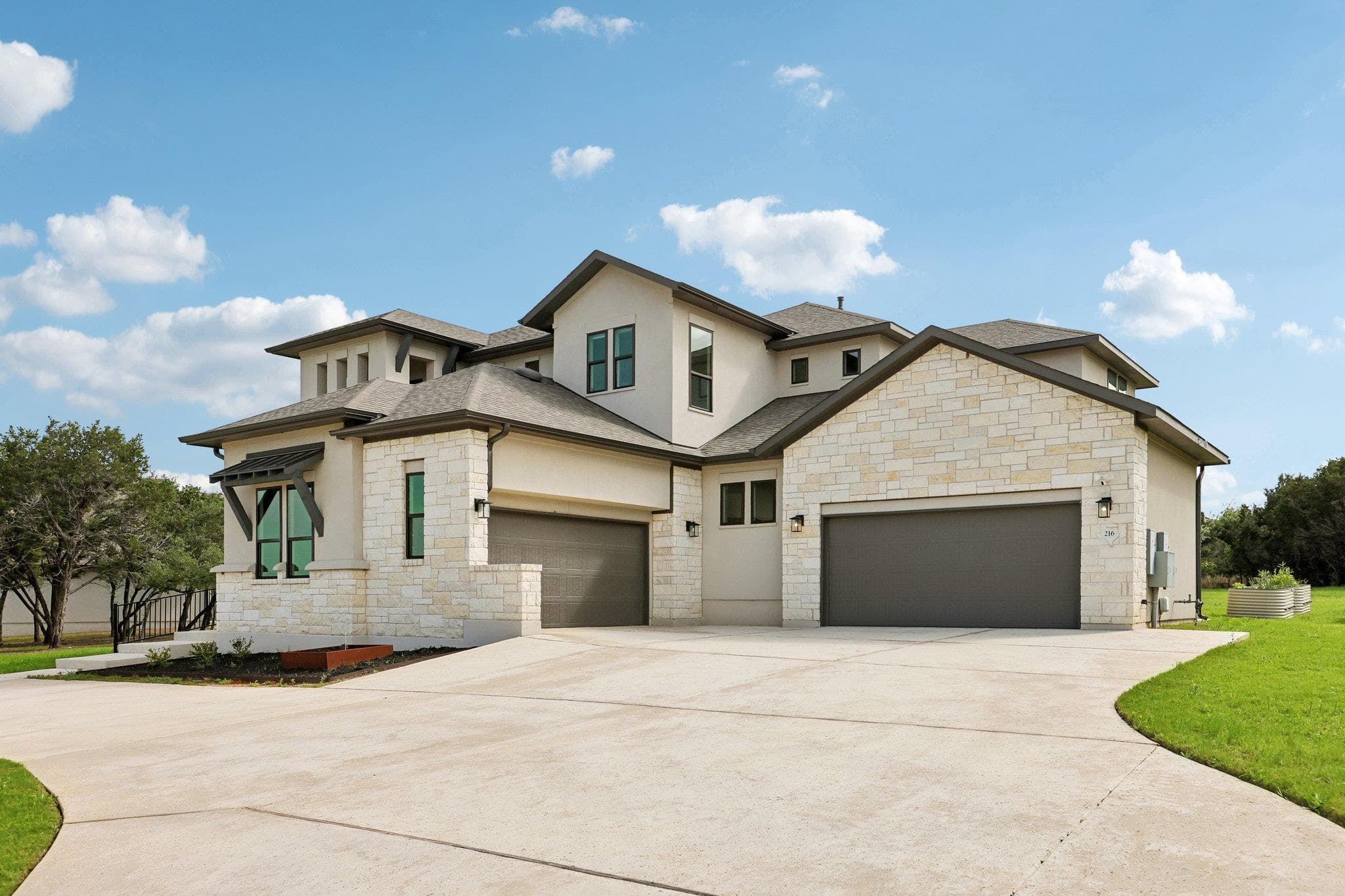 216  Spence Ln