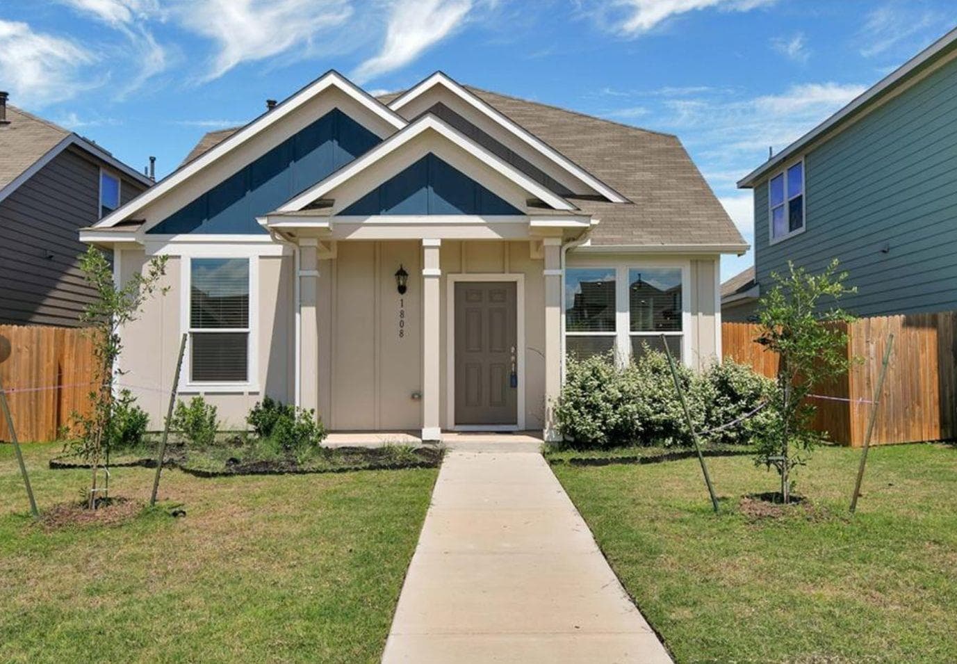 1808  Los Olivios Way