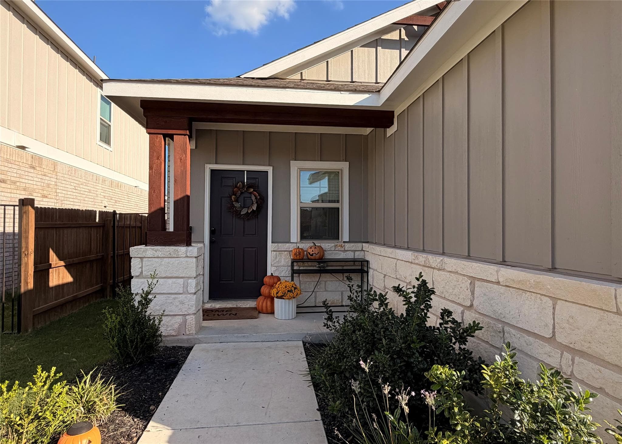 112  Bennington Dr
