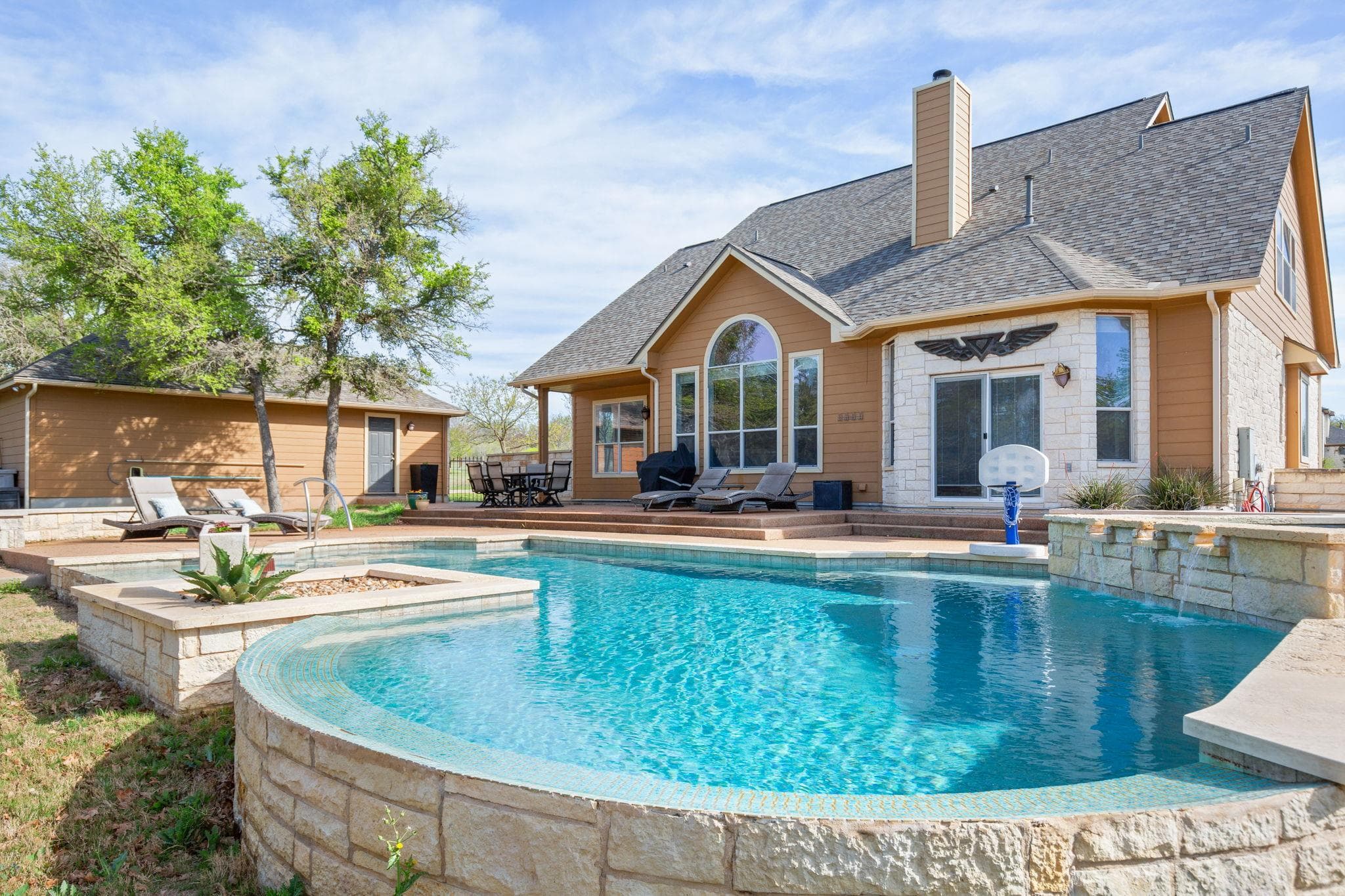 154  Old Settlers Dr