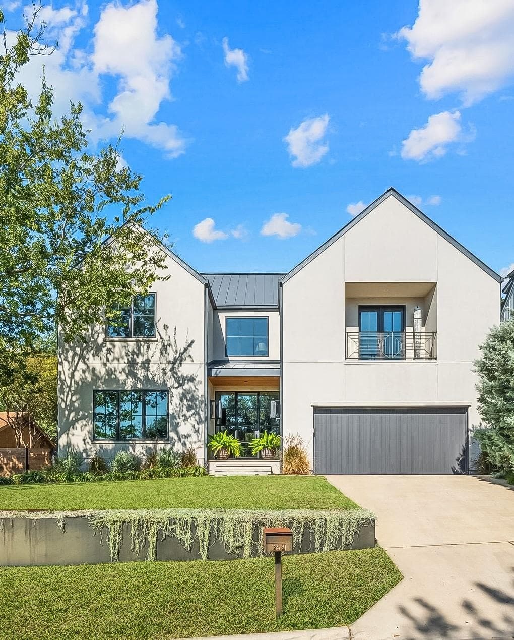 3621  Peregrine Falcon Dr