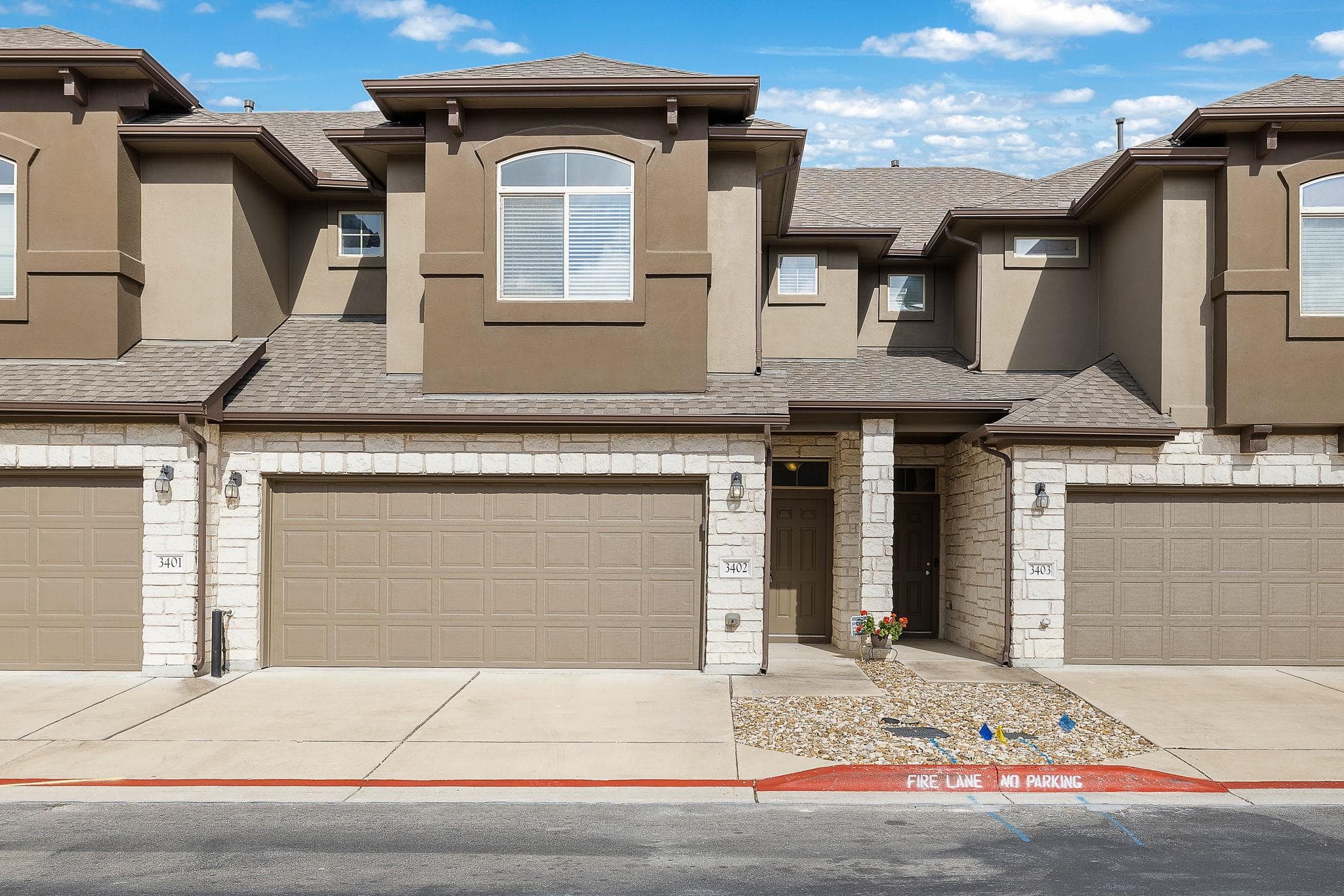 2880 Donnell Dr #3402