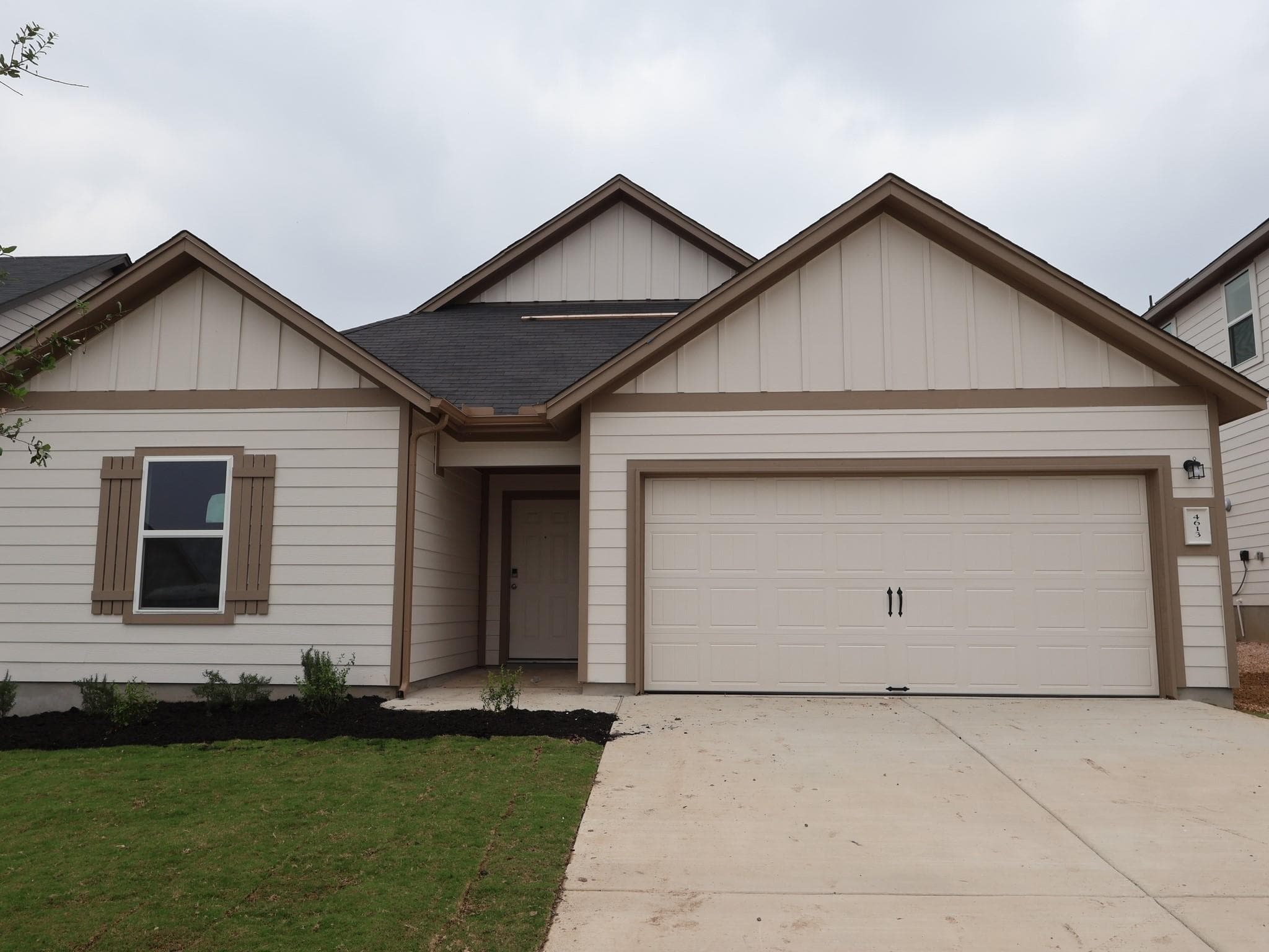 4613  Lava Island Dr