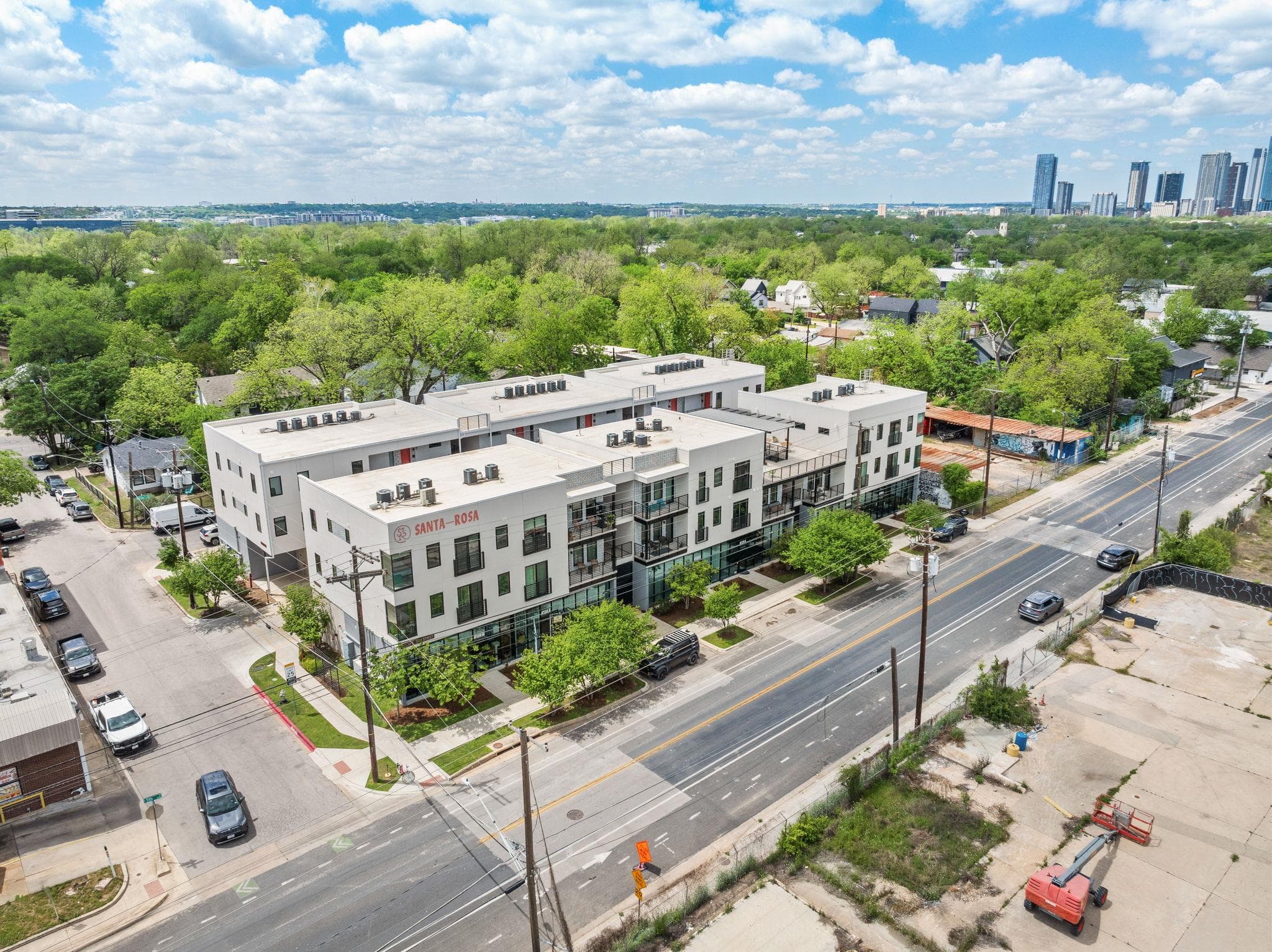 2709  E 5th St  #1306