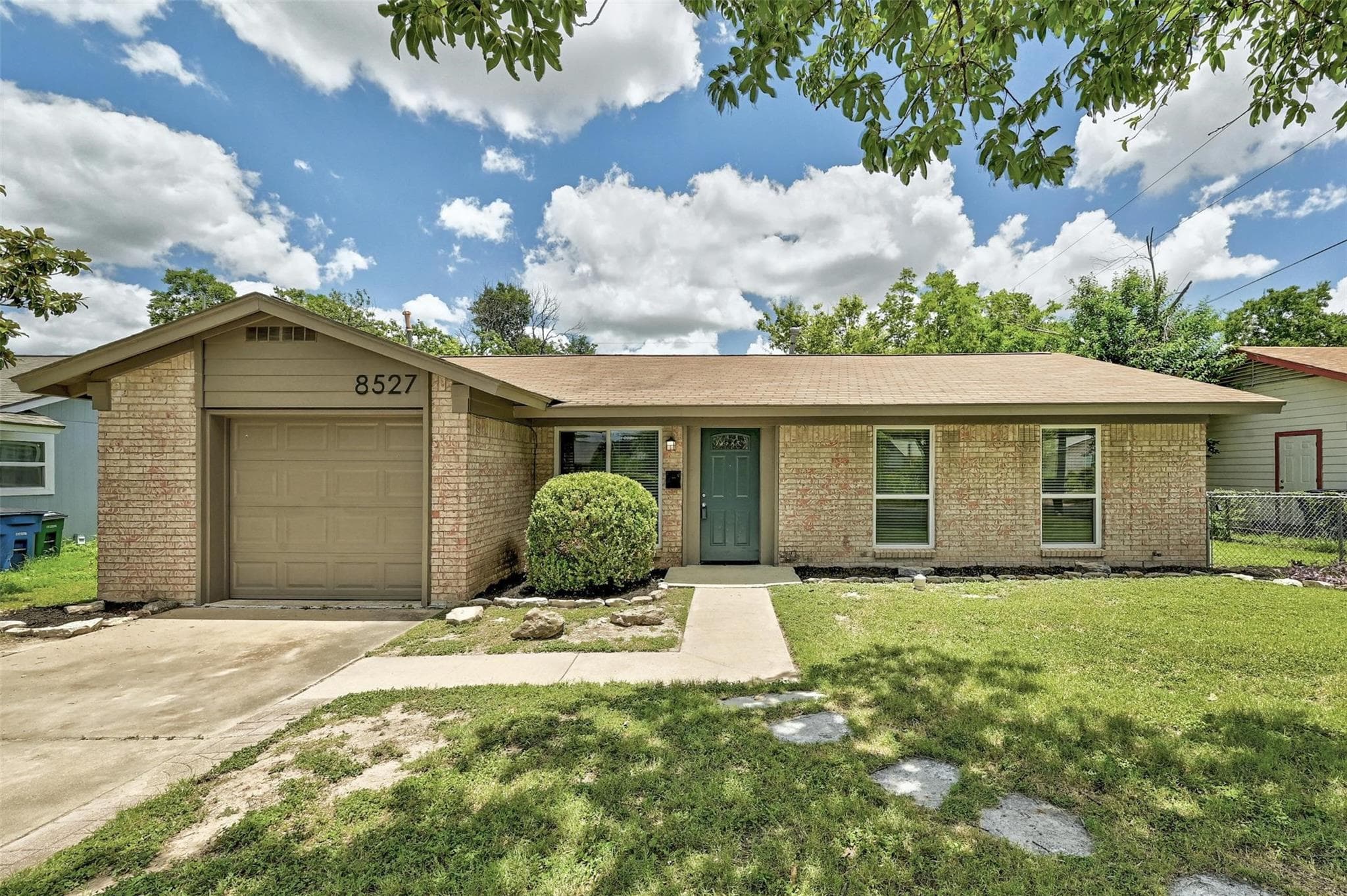 8527  Maine Dr