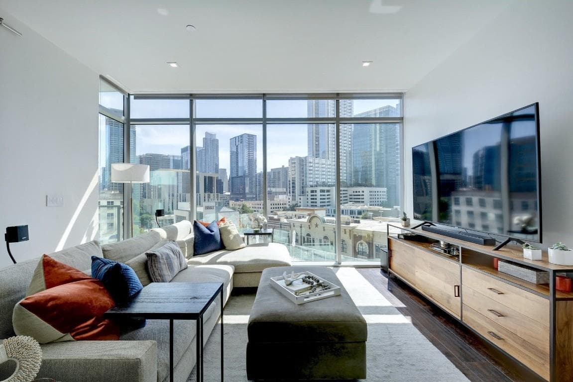 501  West Ave  #703