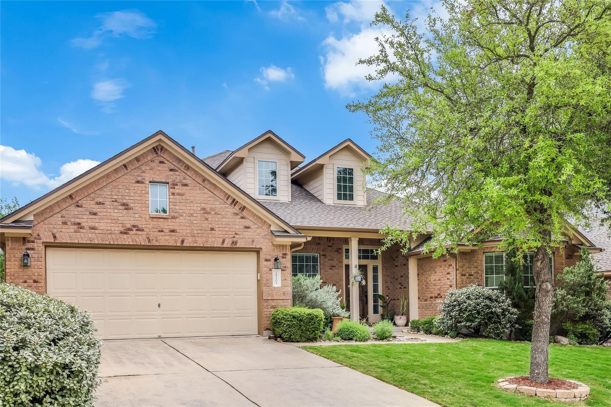 19501  Moorlynch Ave