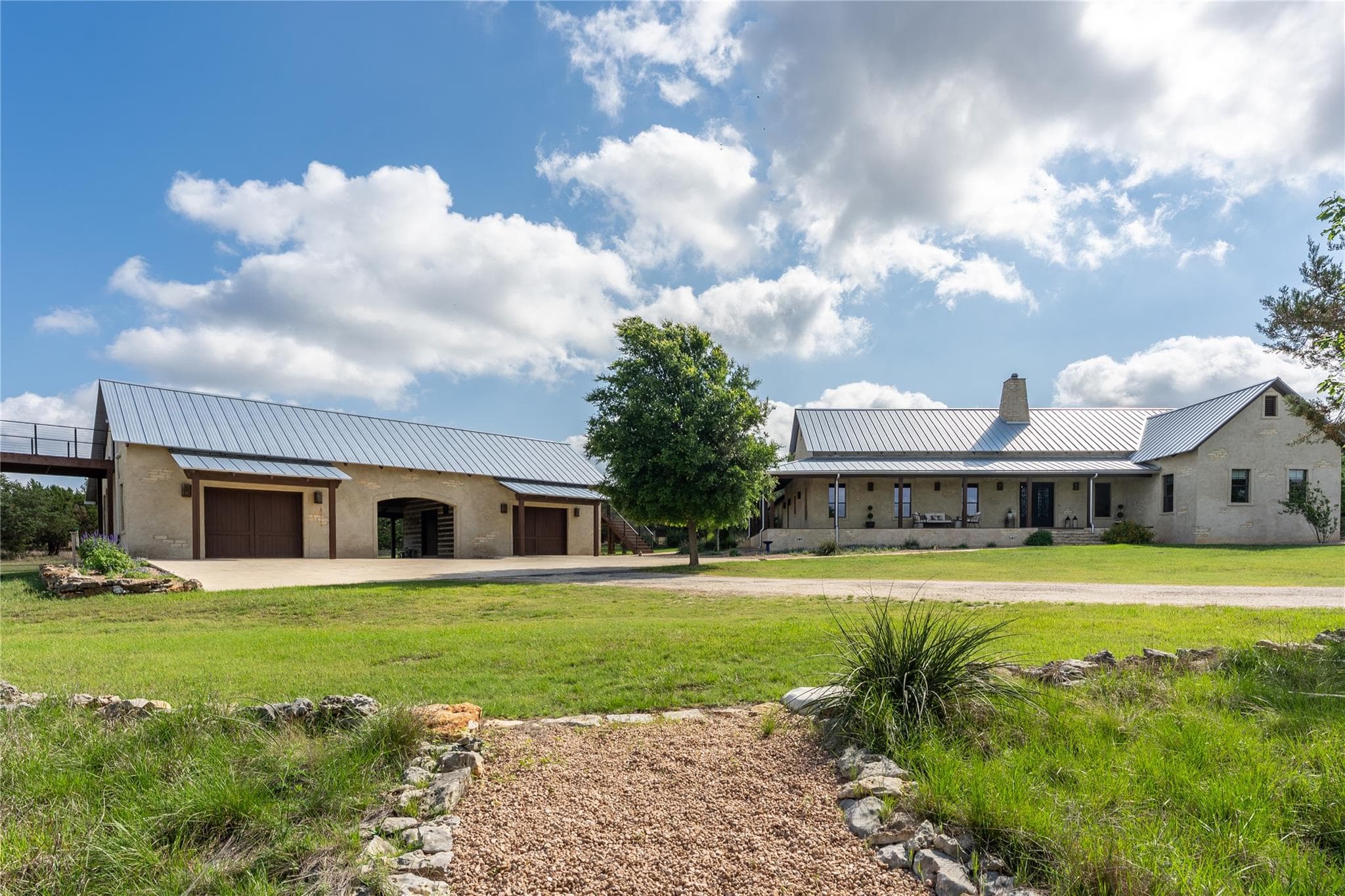 424  Hidden Creek Dr