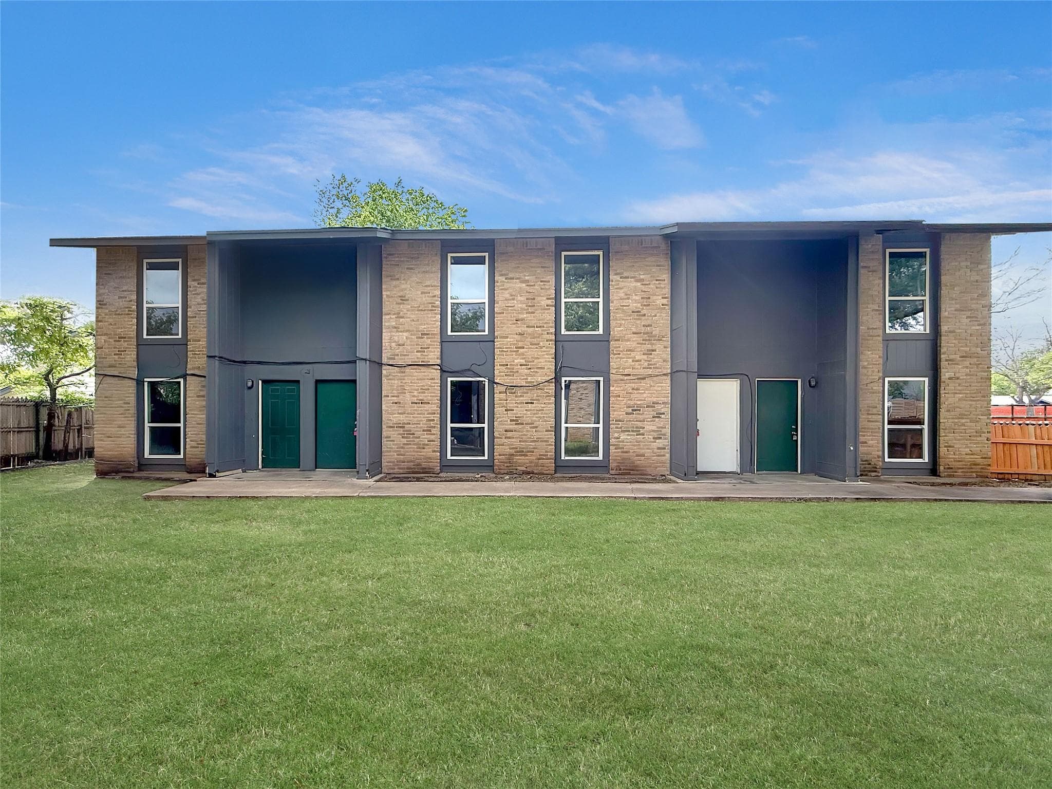 8611  Putnam Dr  #102