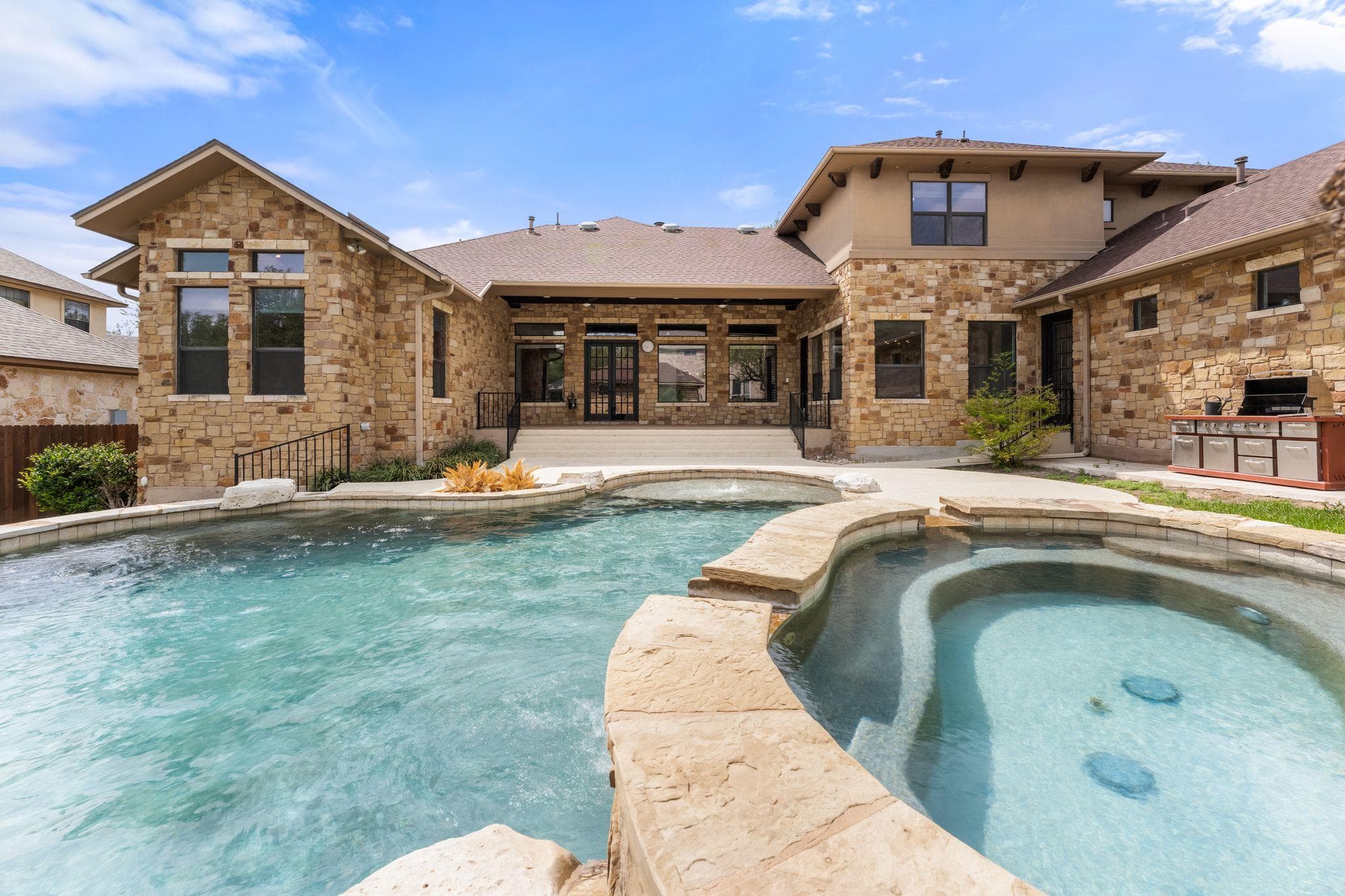 2633  Collingwood Dr