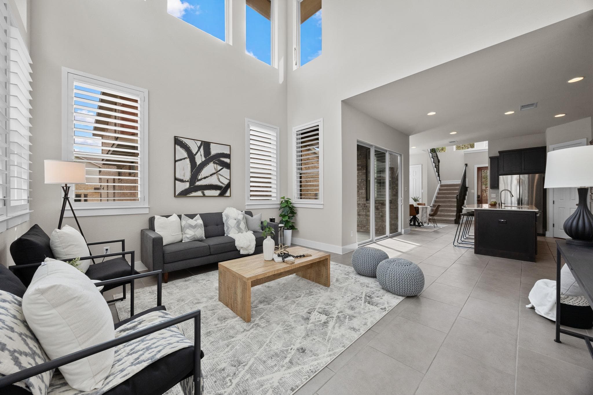 1004  Sue Ann Rose Dr