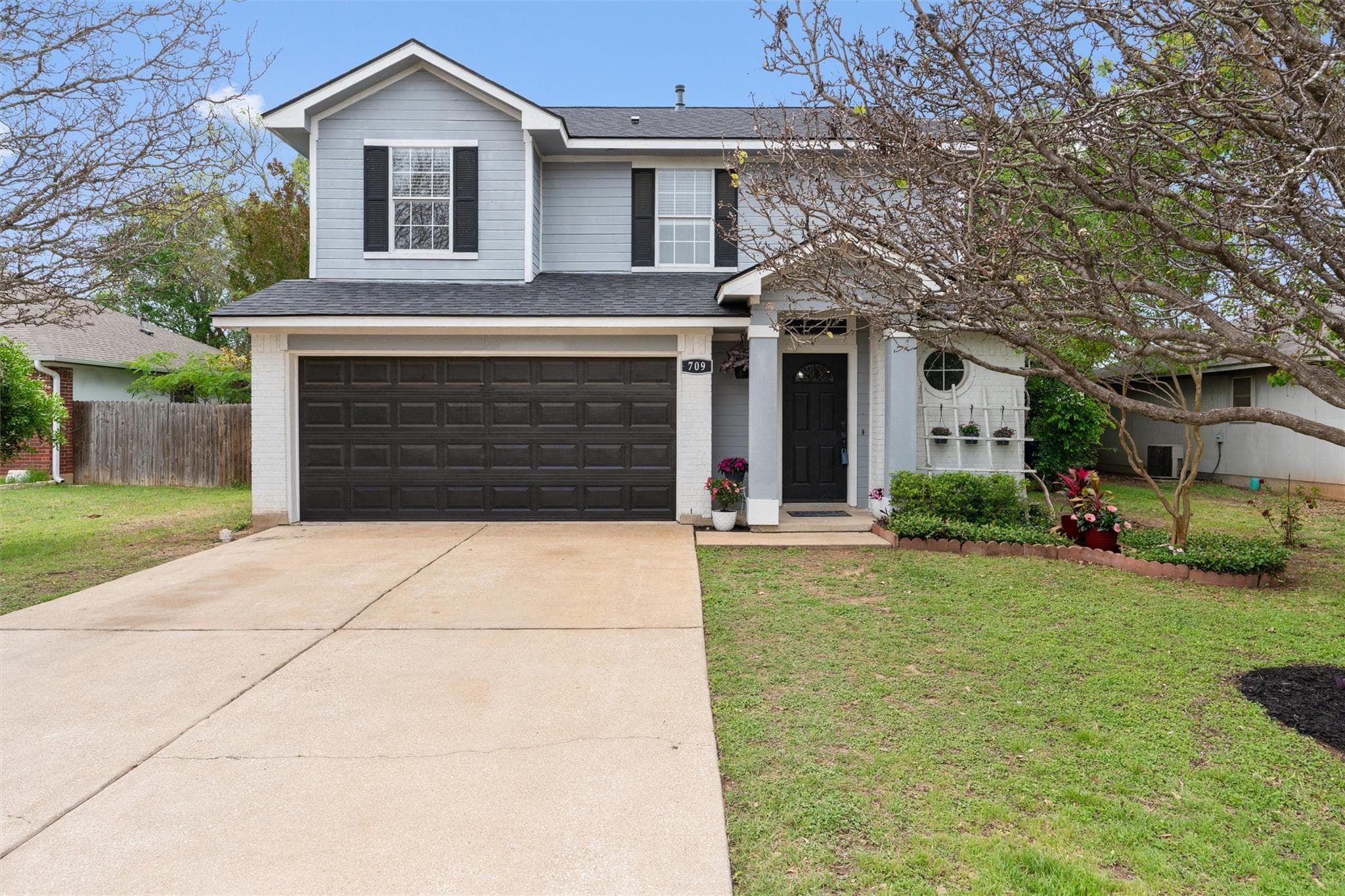 709  Sparkling Brook Ln