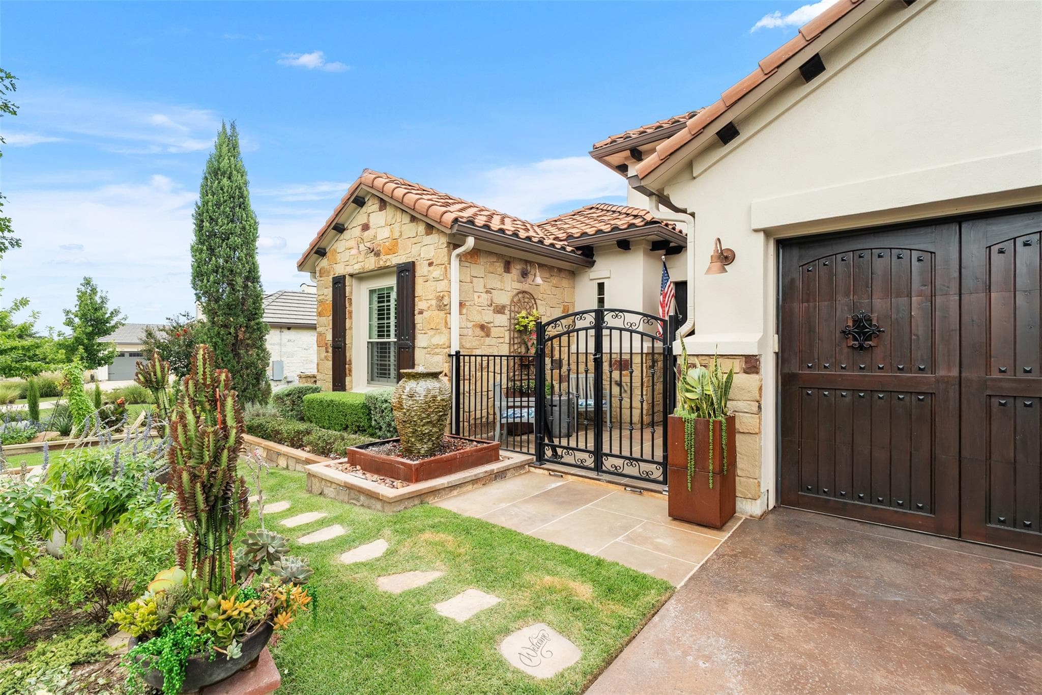 209 E Cimarron Hills Trl E