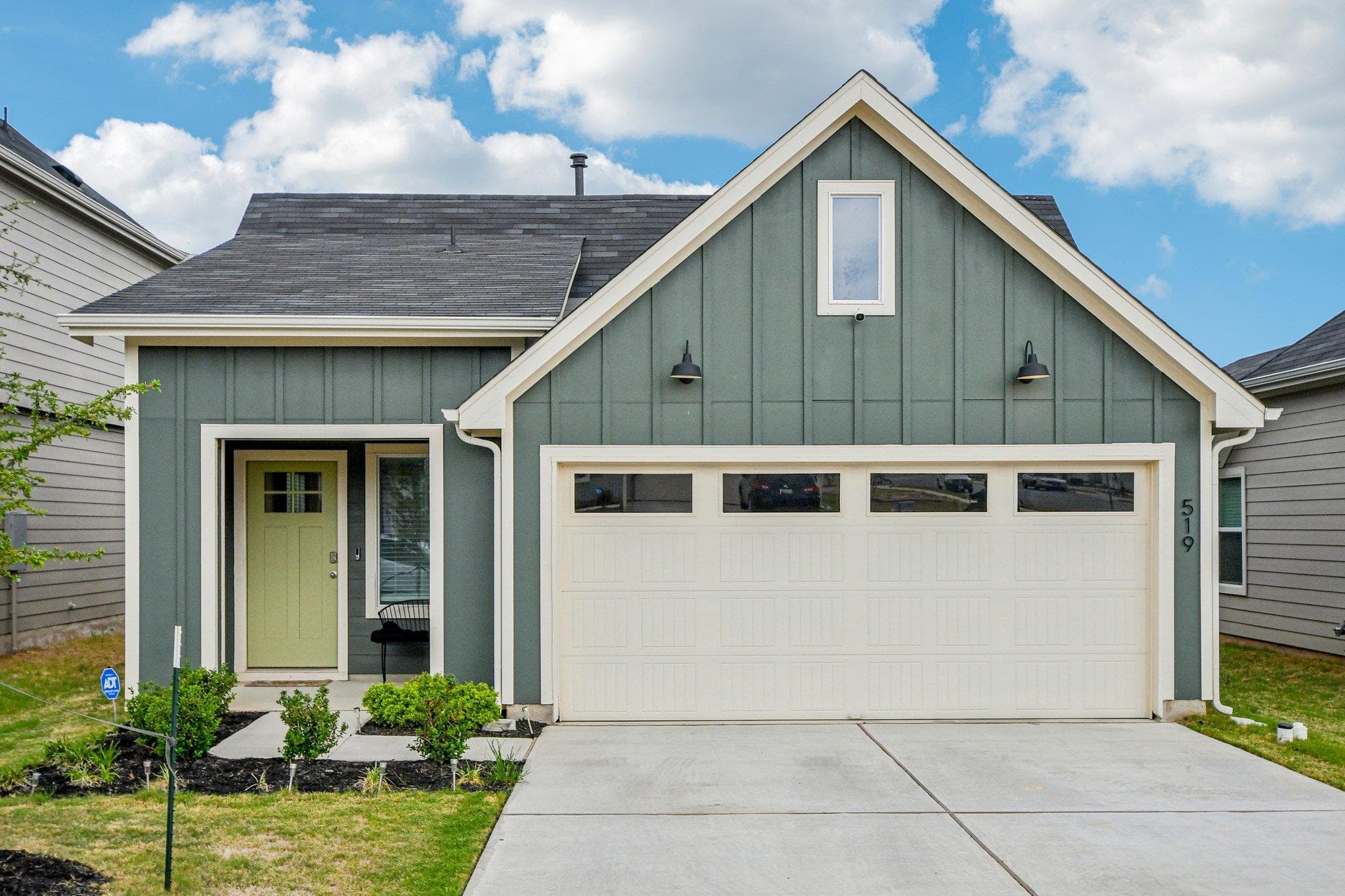 519  Sandringham Loop