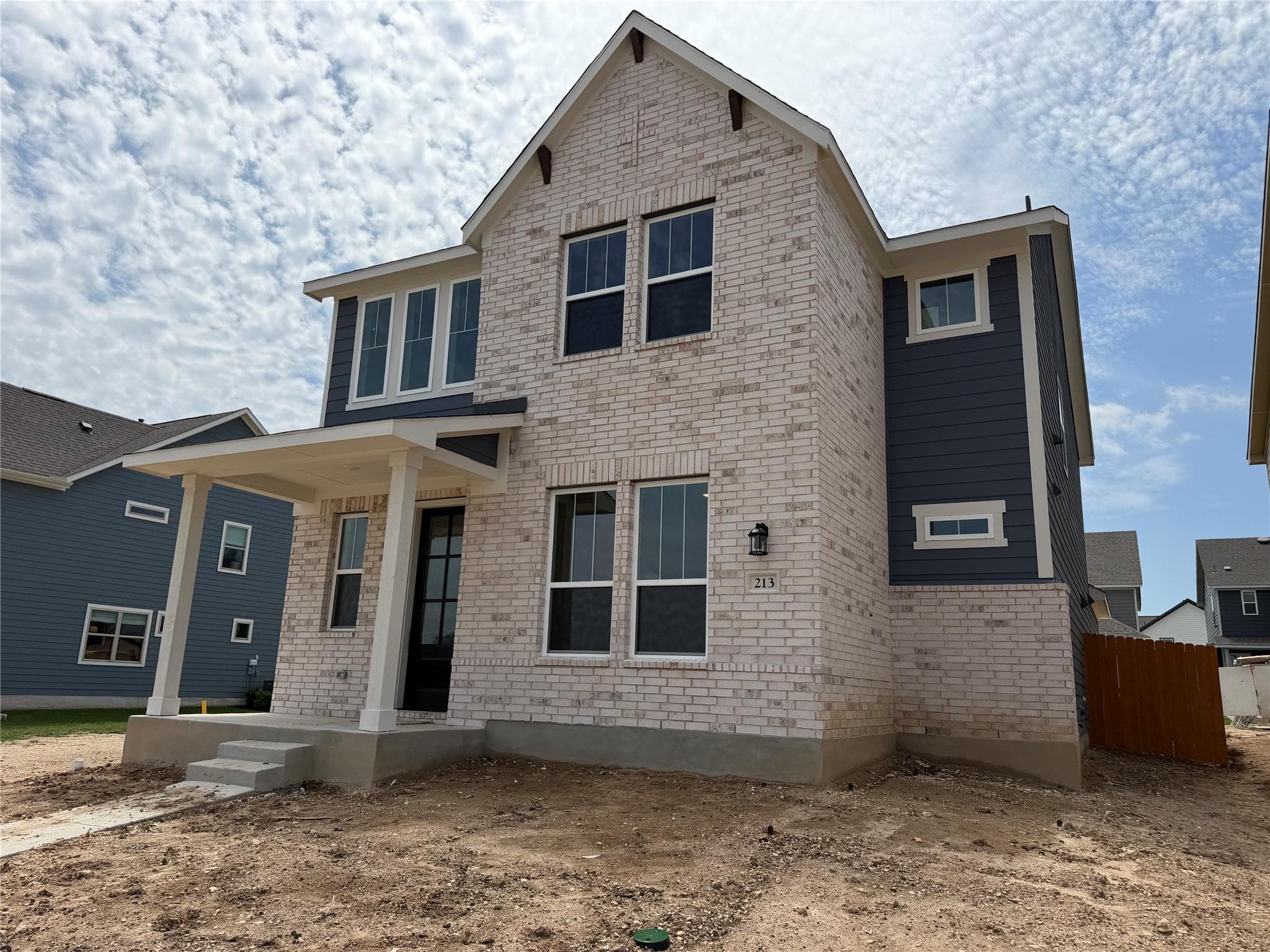 213  Leeland Dr