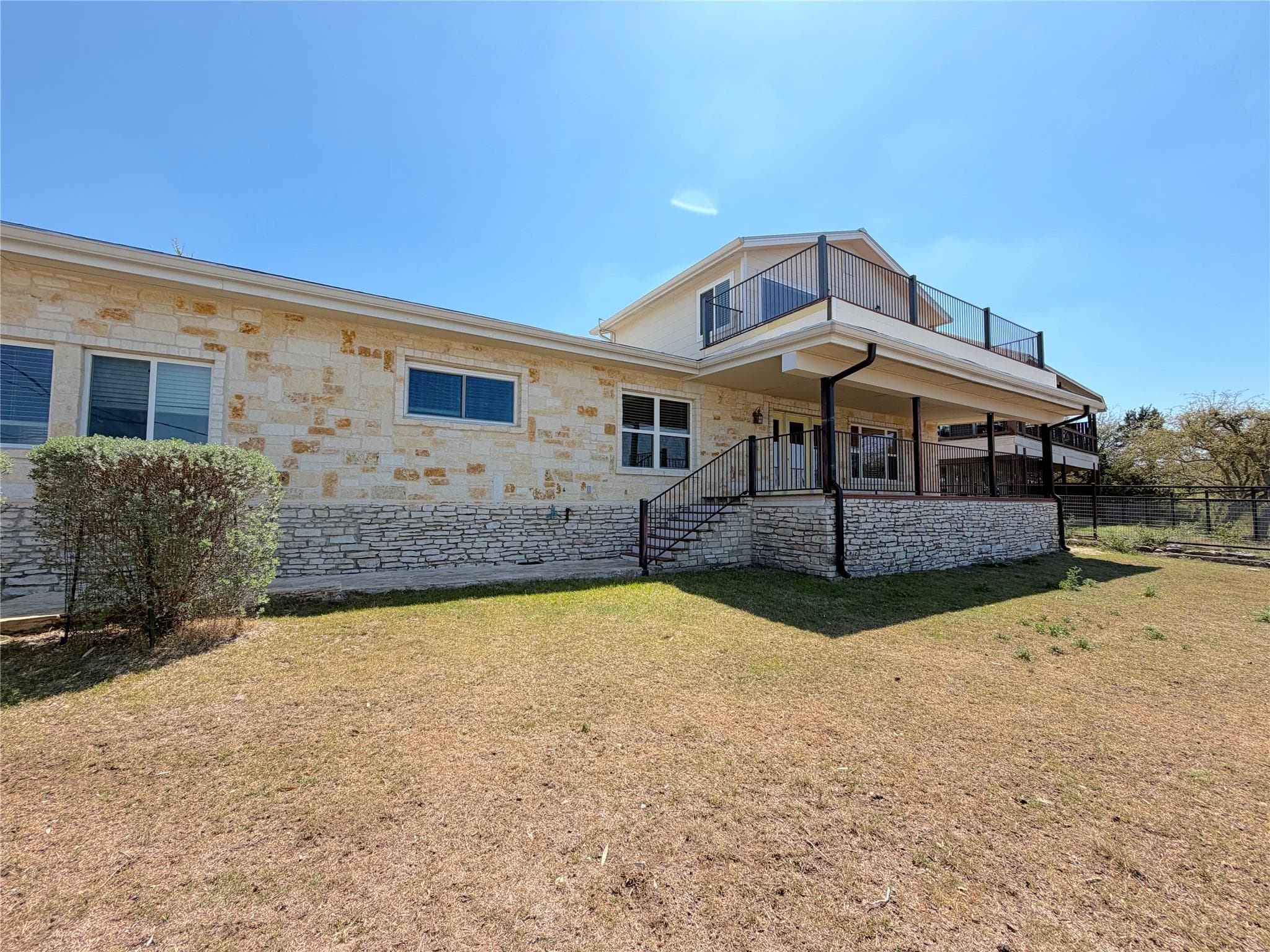 1210  Skyline Dr