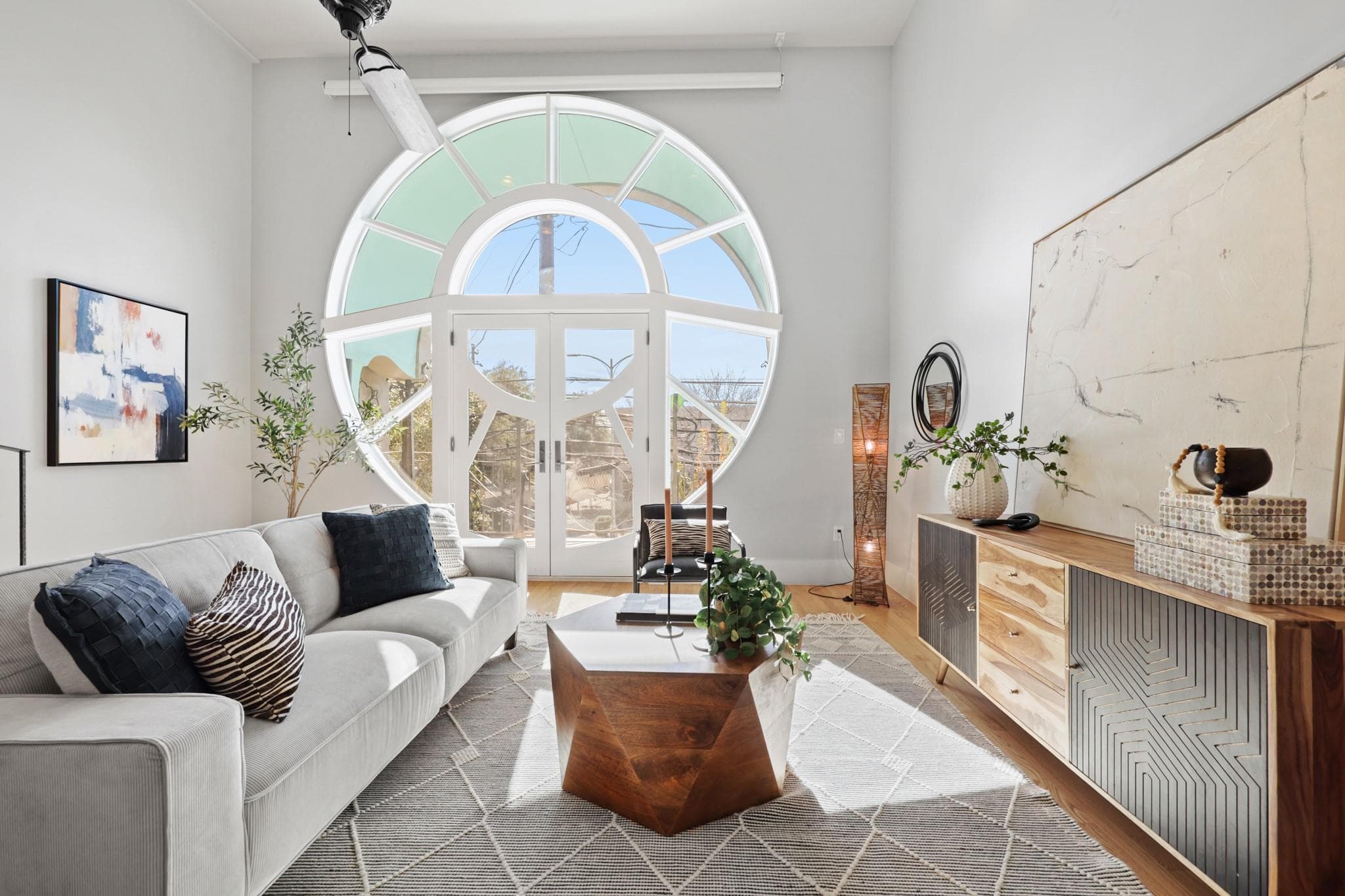 206 E Live Oak St  #C