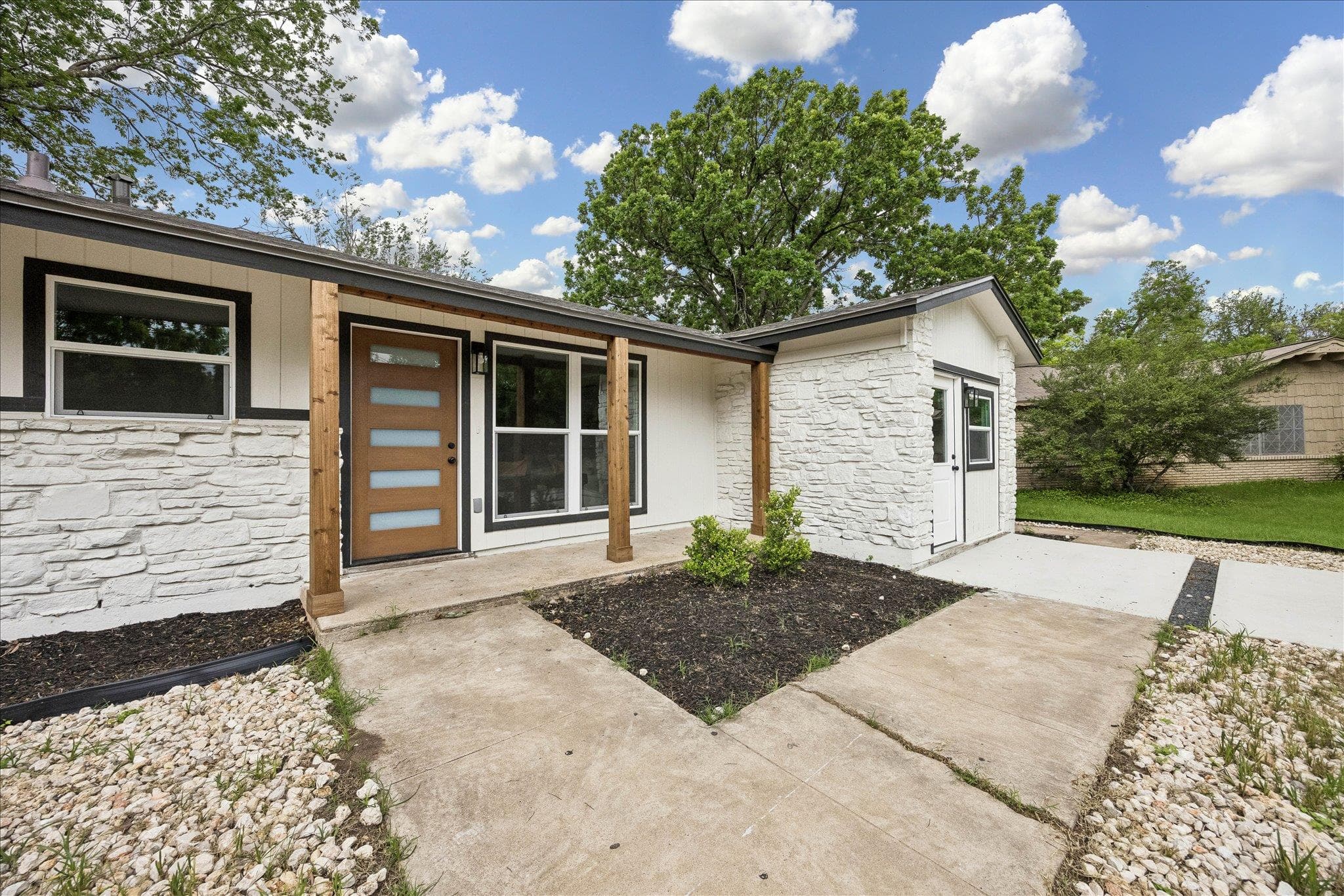 2103  Fordham Cv