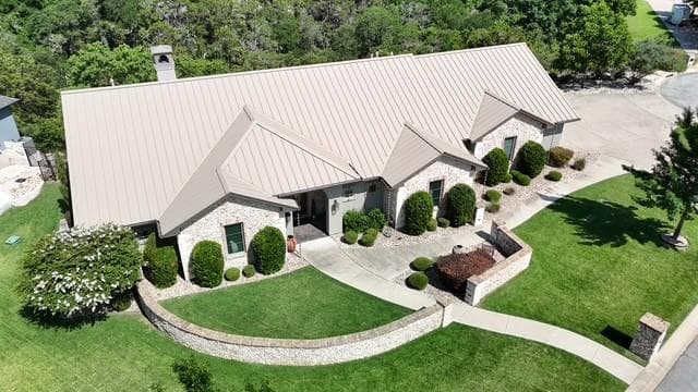 2501  Woodbine Cir