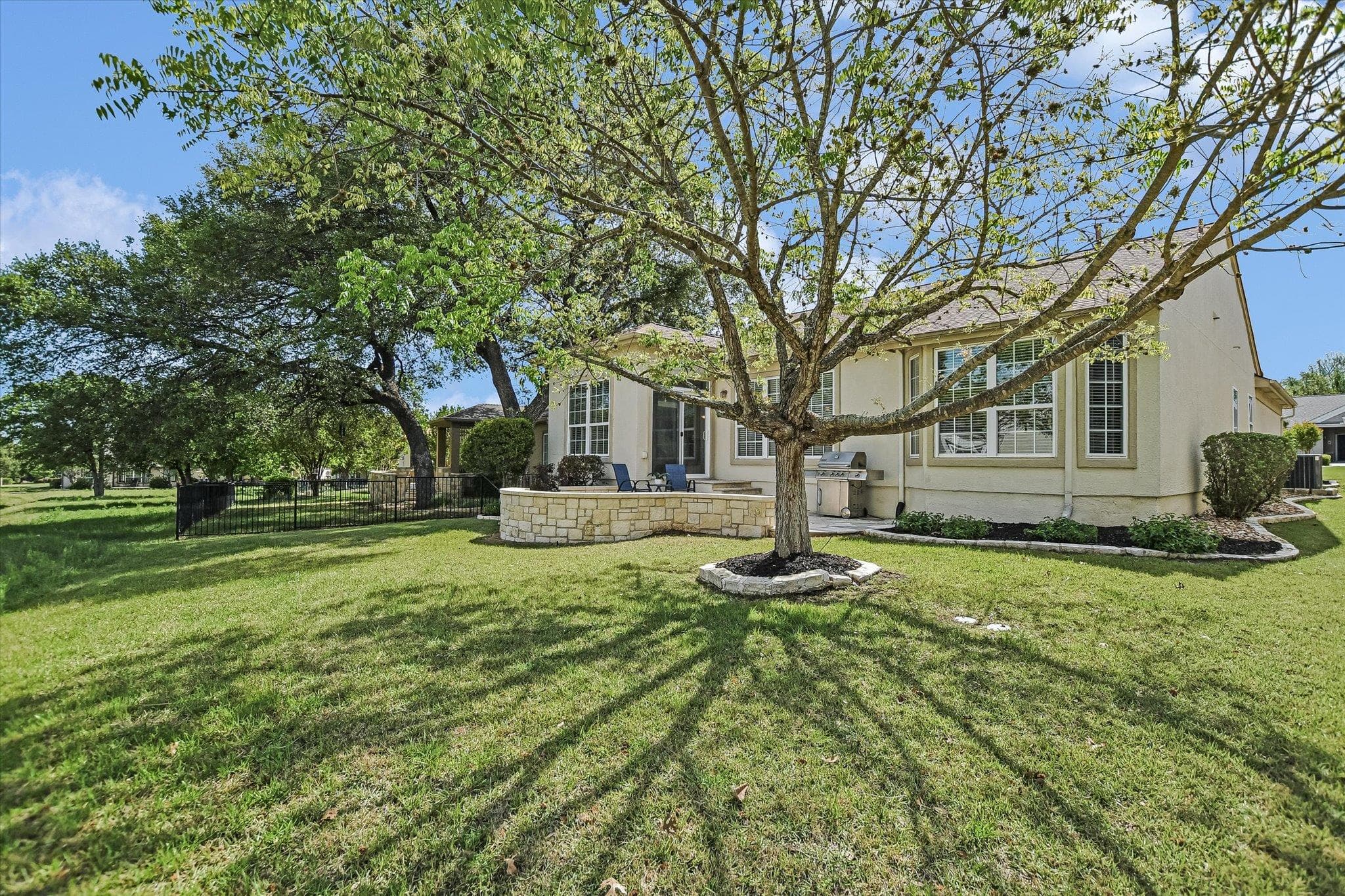 305  Rosecliff Dr