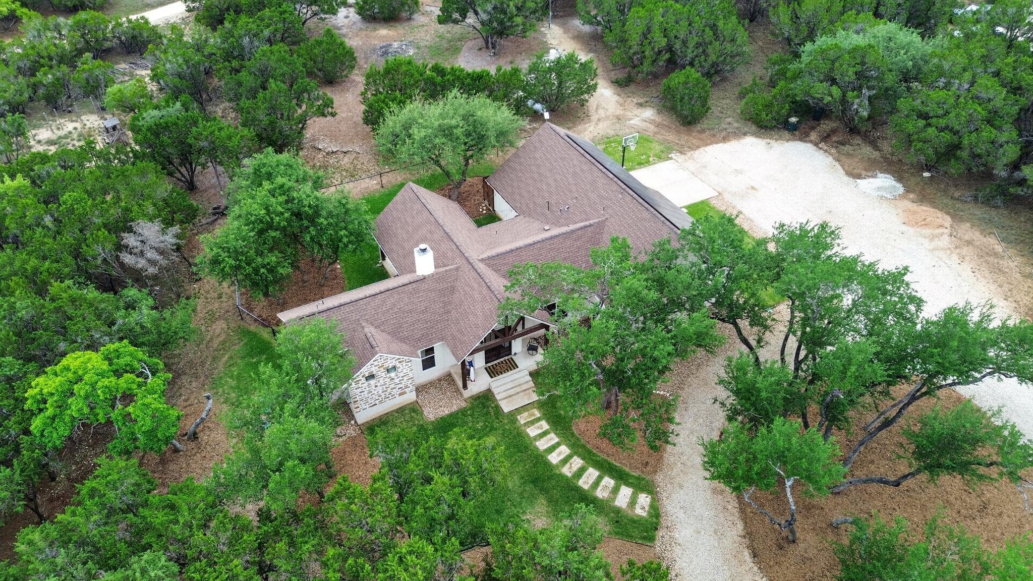 270  Rambling Oaks Dr