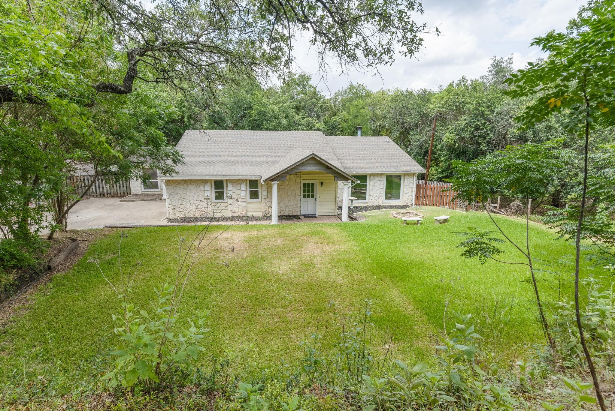2218  Bahama Rd