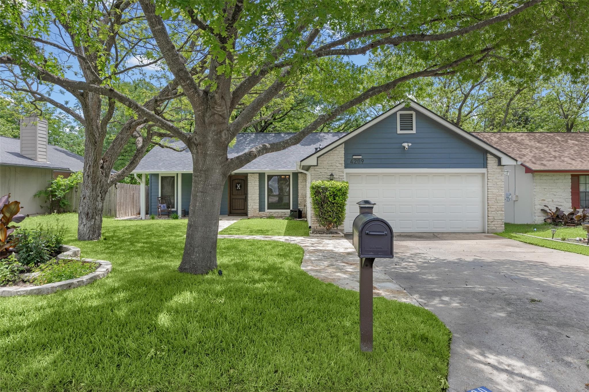 4209  Red Cloud Dr