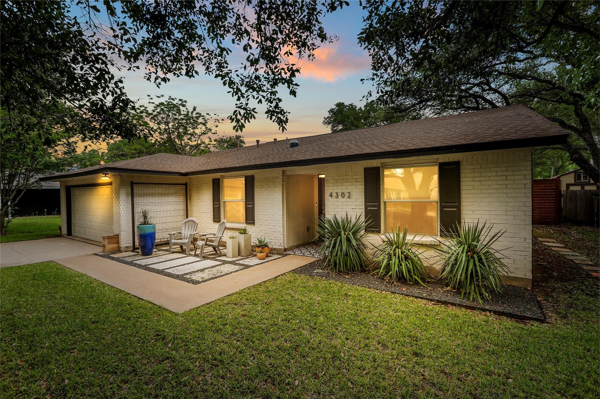 4302  Everest Ln