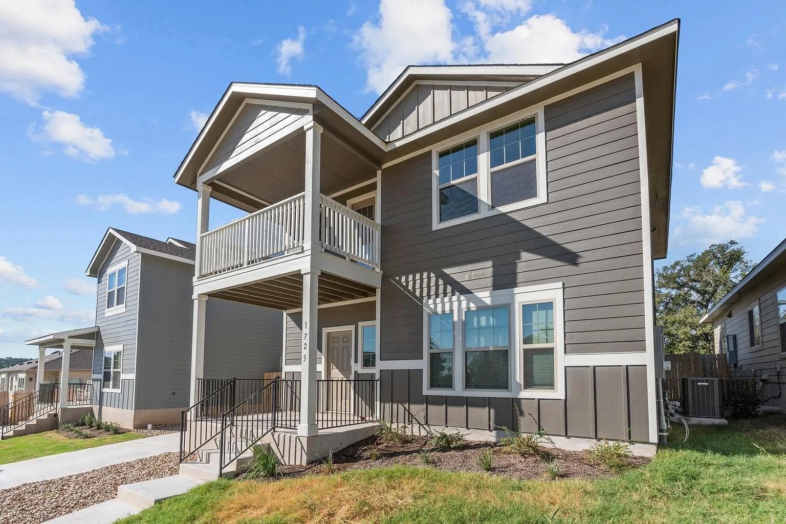 1725  Lakota Ln