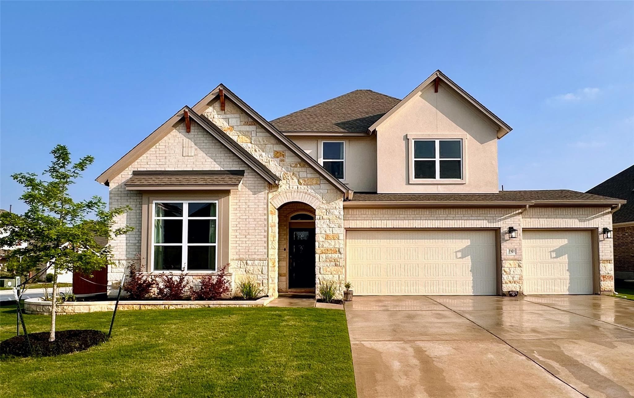 2101  Little Snake Way