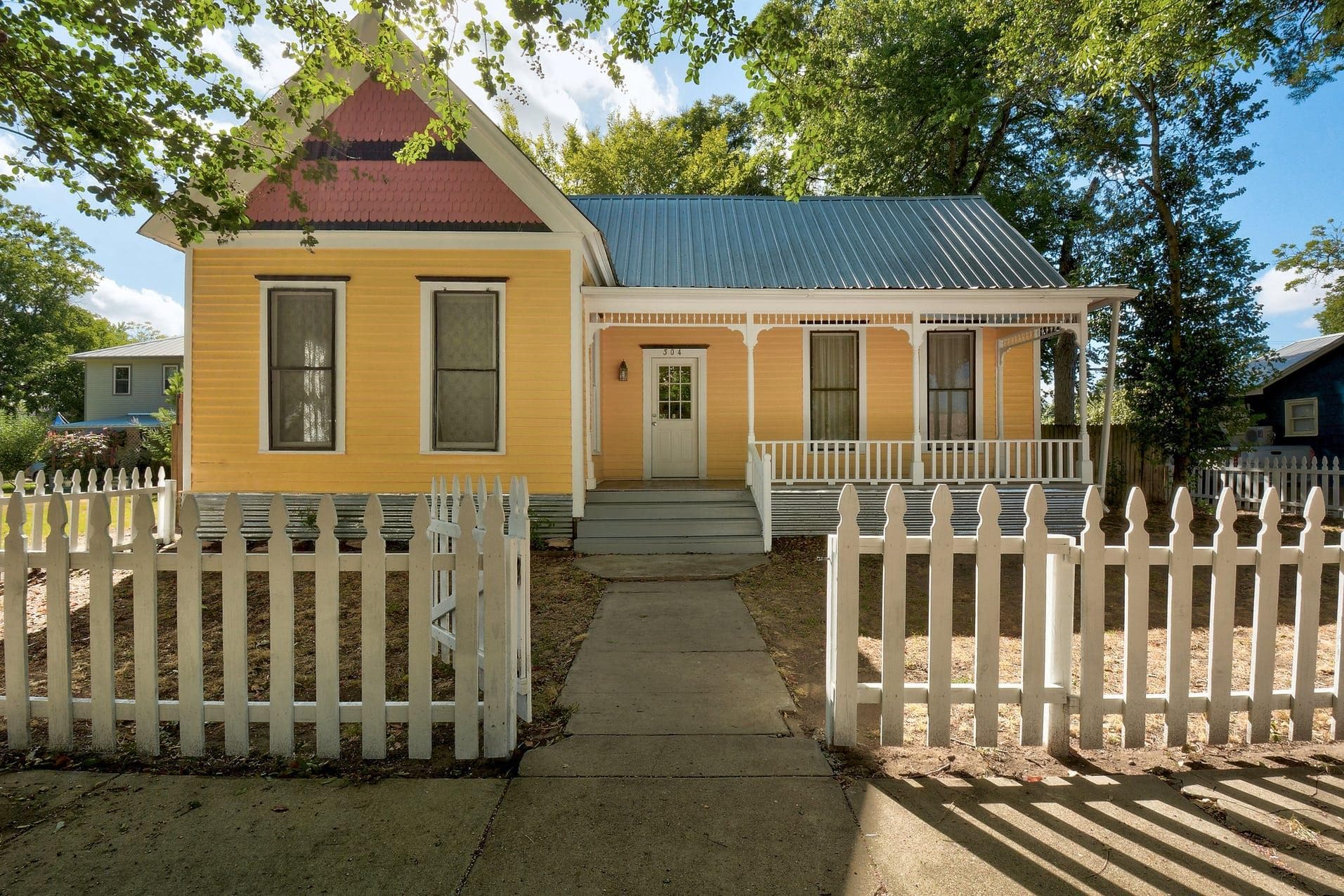 304  Olive St