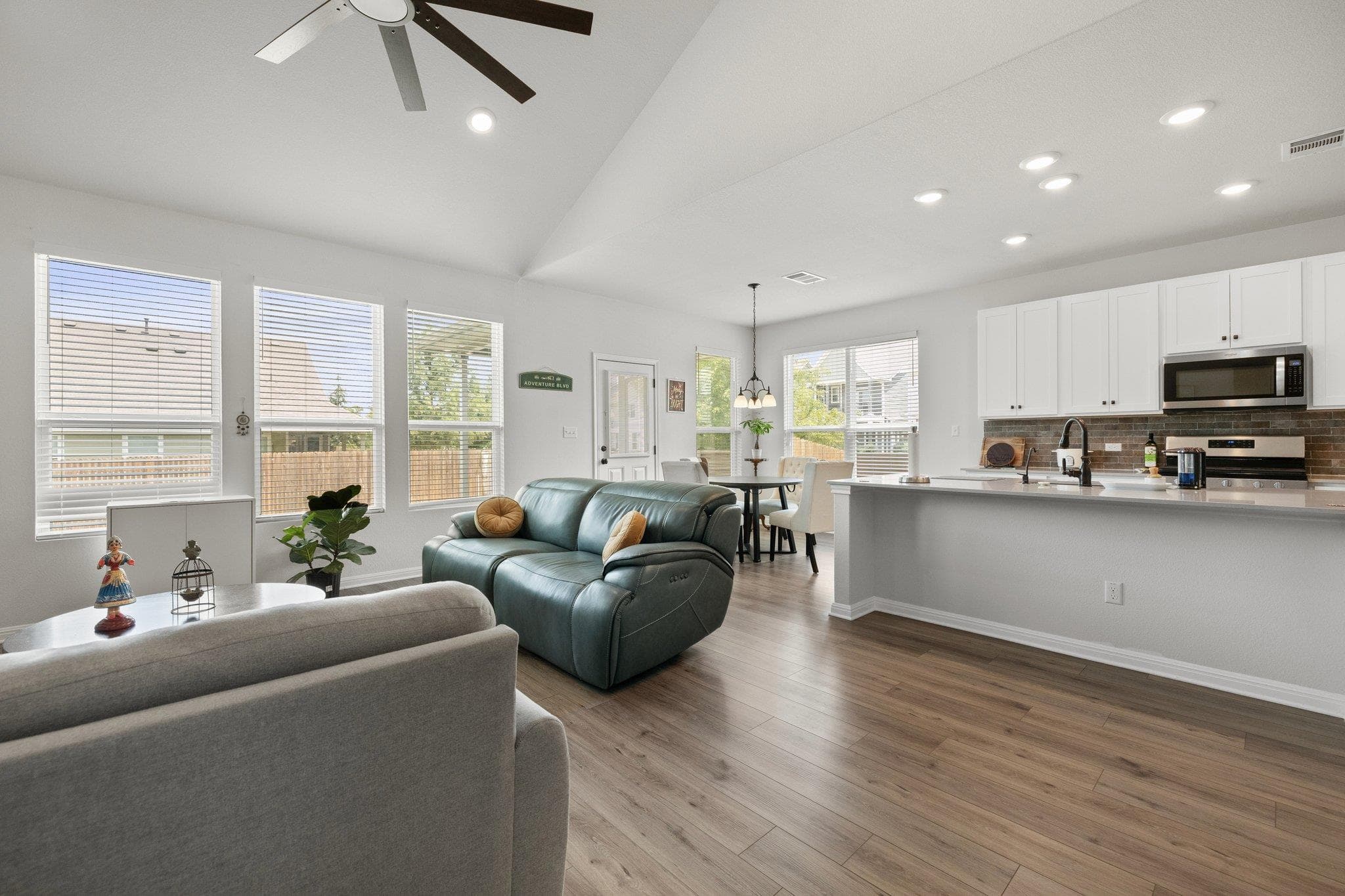 2604 Danbury Ln