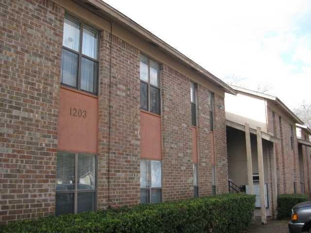 1203 W 49th St  #C