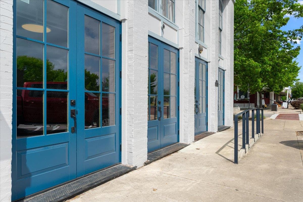 117  East St  #100