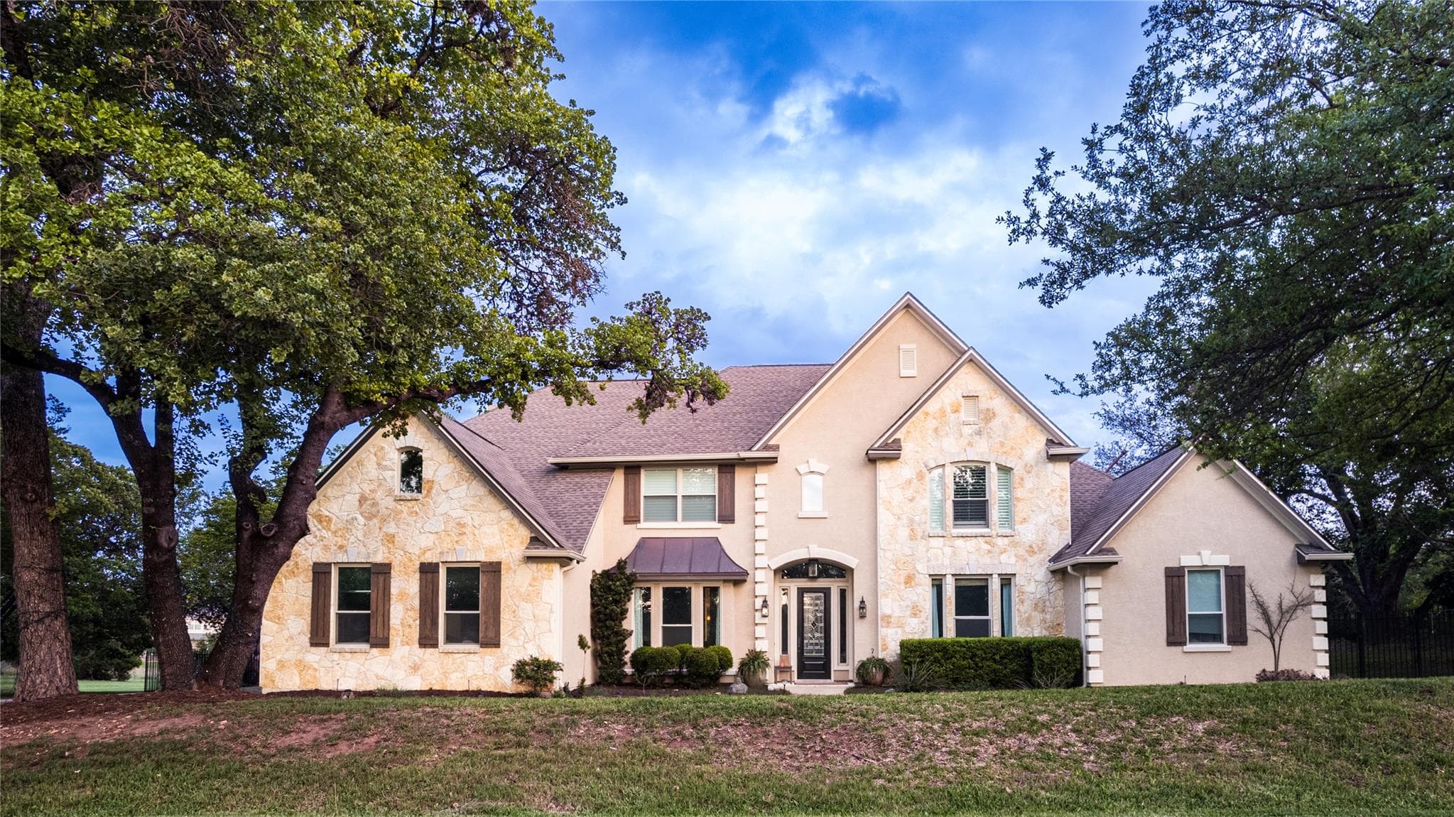 2611  Demona Dr