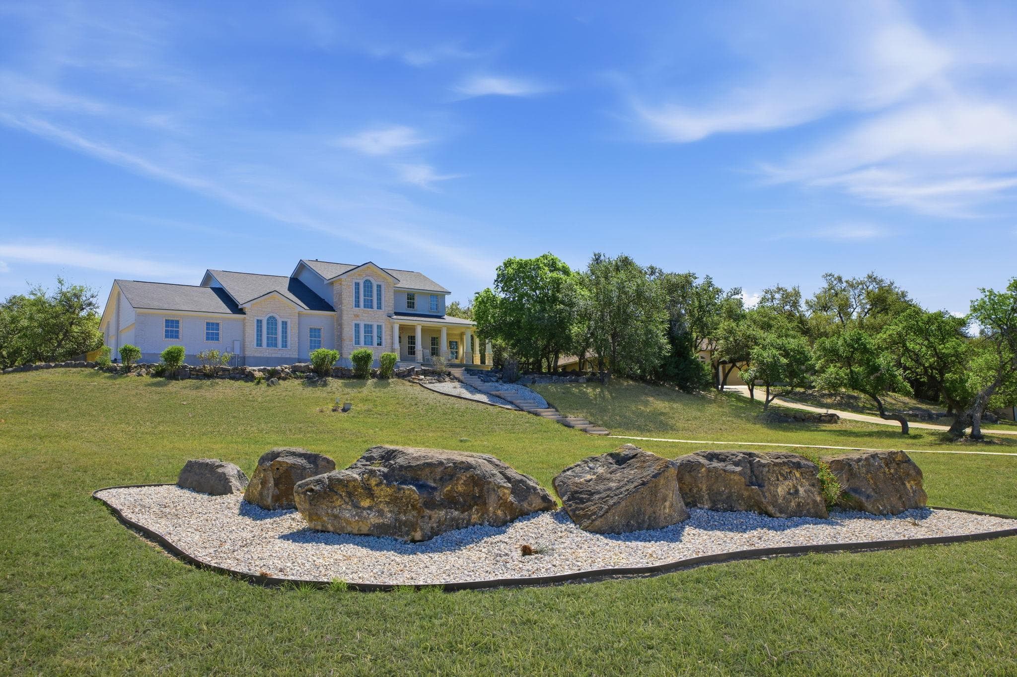 3011  River Way