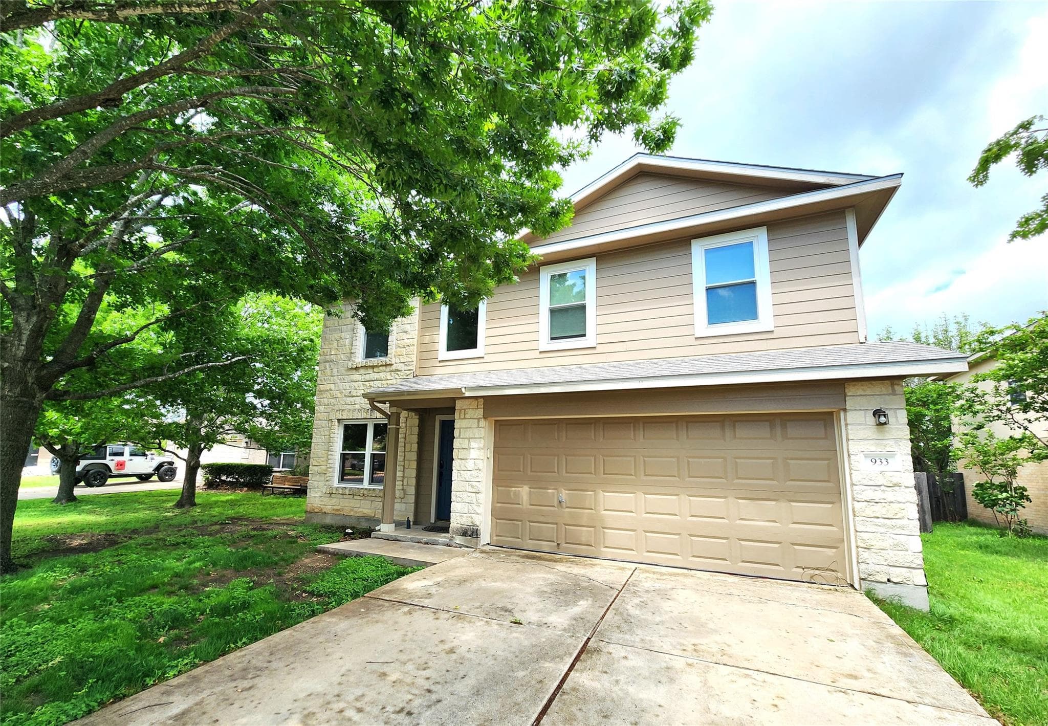 933  Meadow Ridge Loop