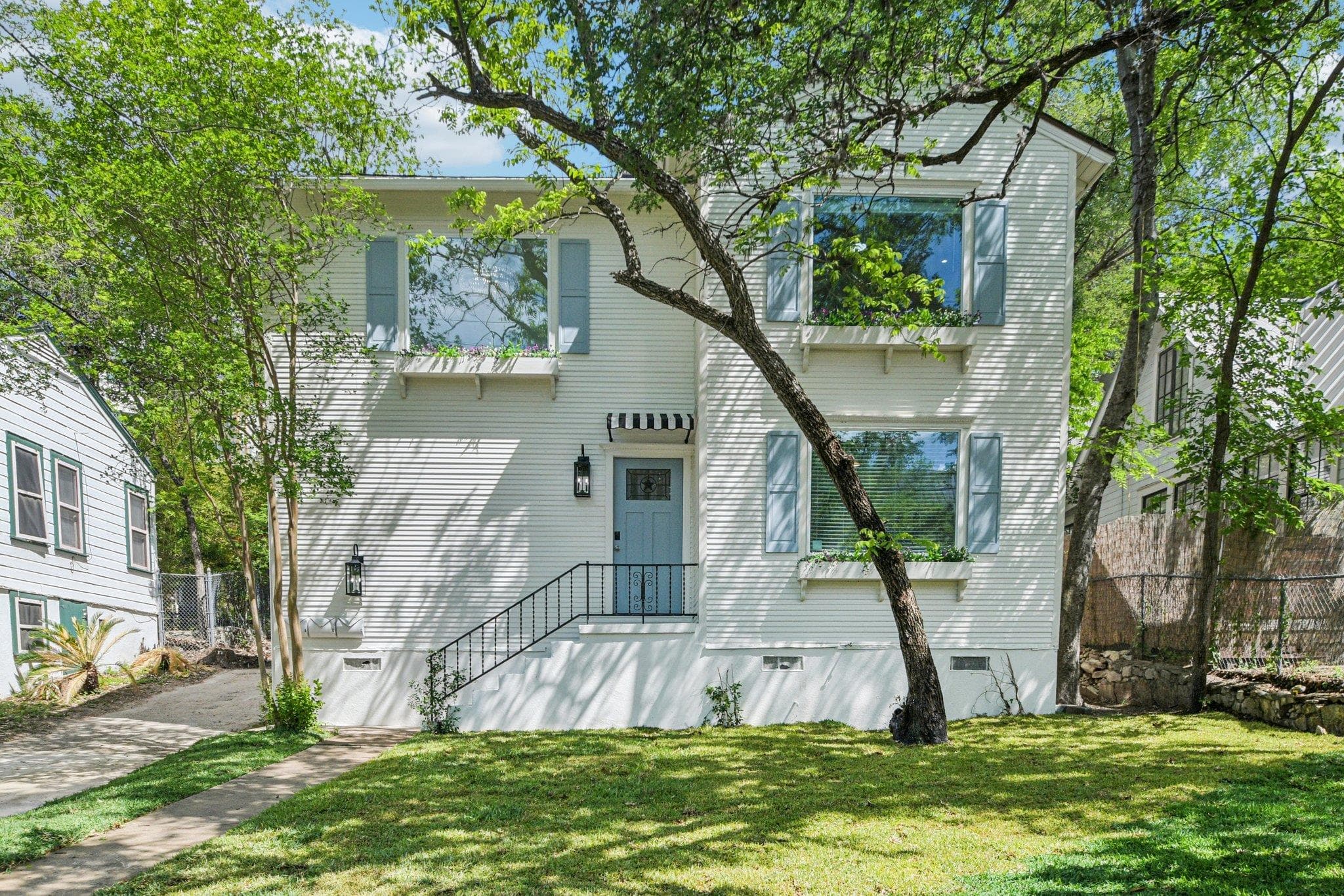 1205  Alta Vista Ave  #A