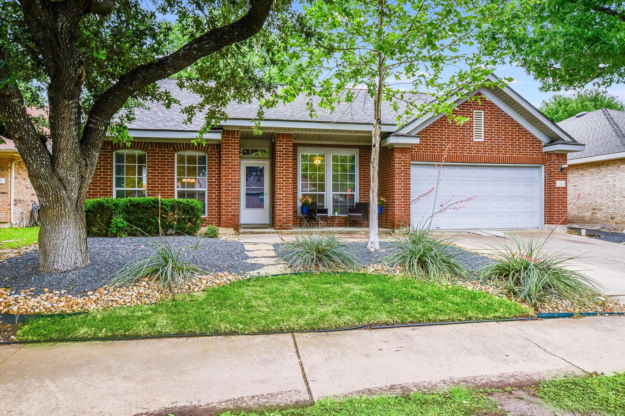 1506  Suzi Ln