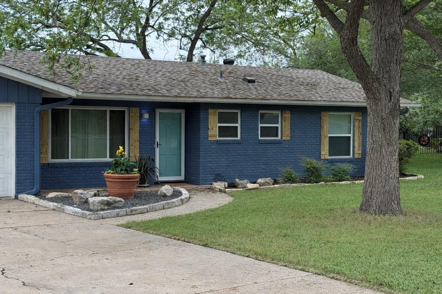 11807  Dove Haven Dr