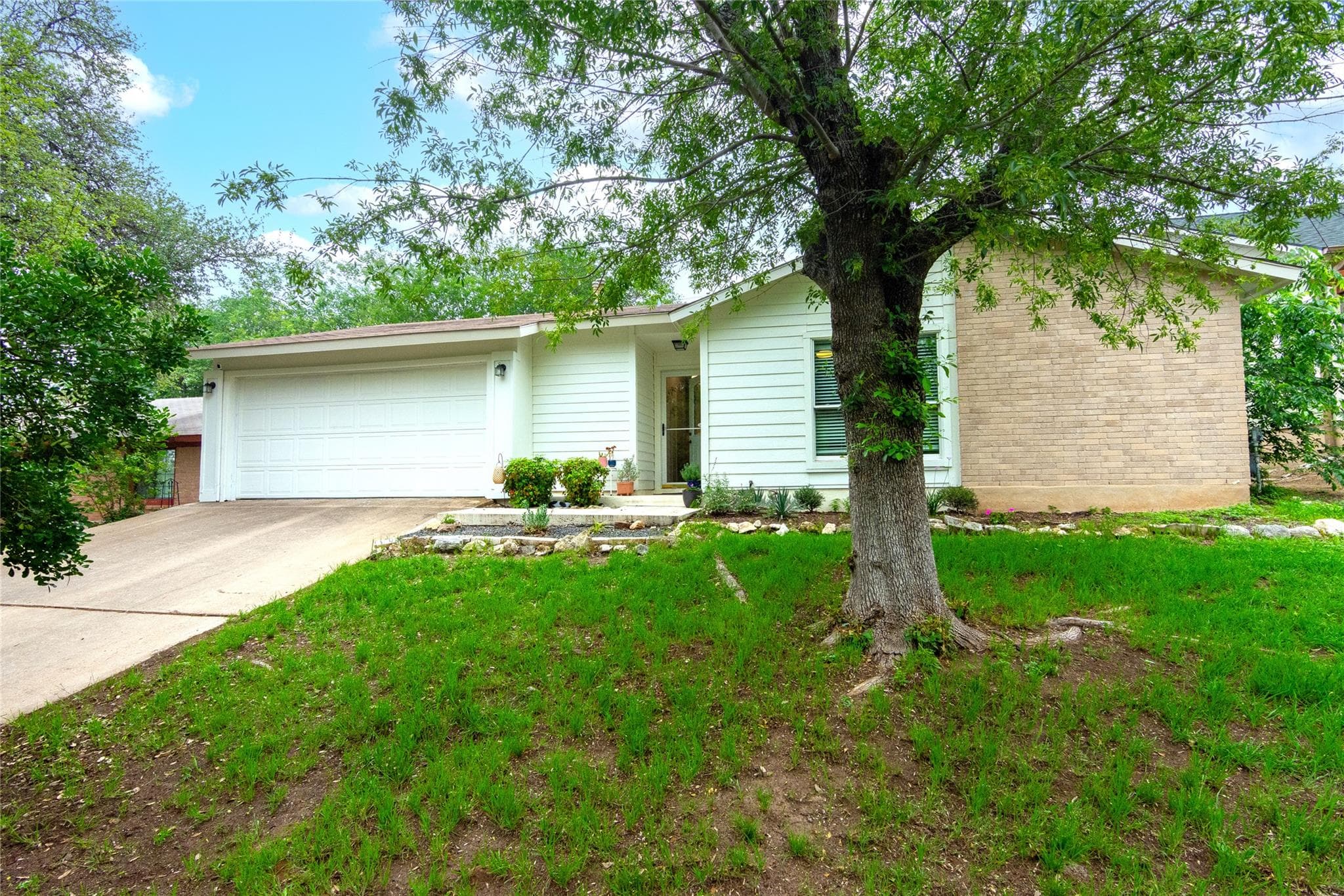 8411  Romney Rd