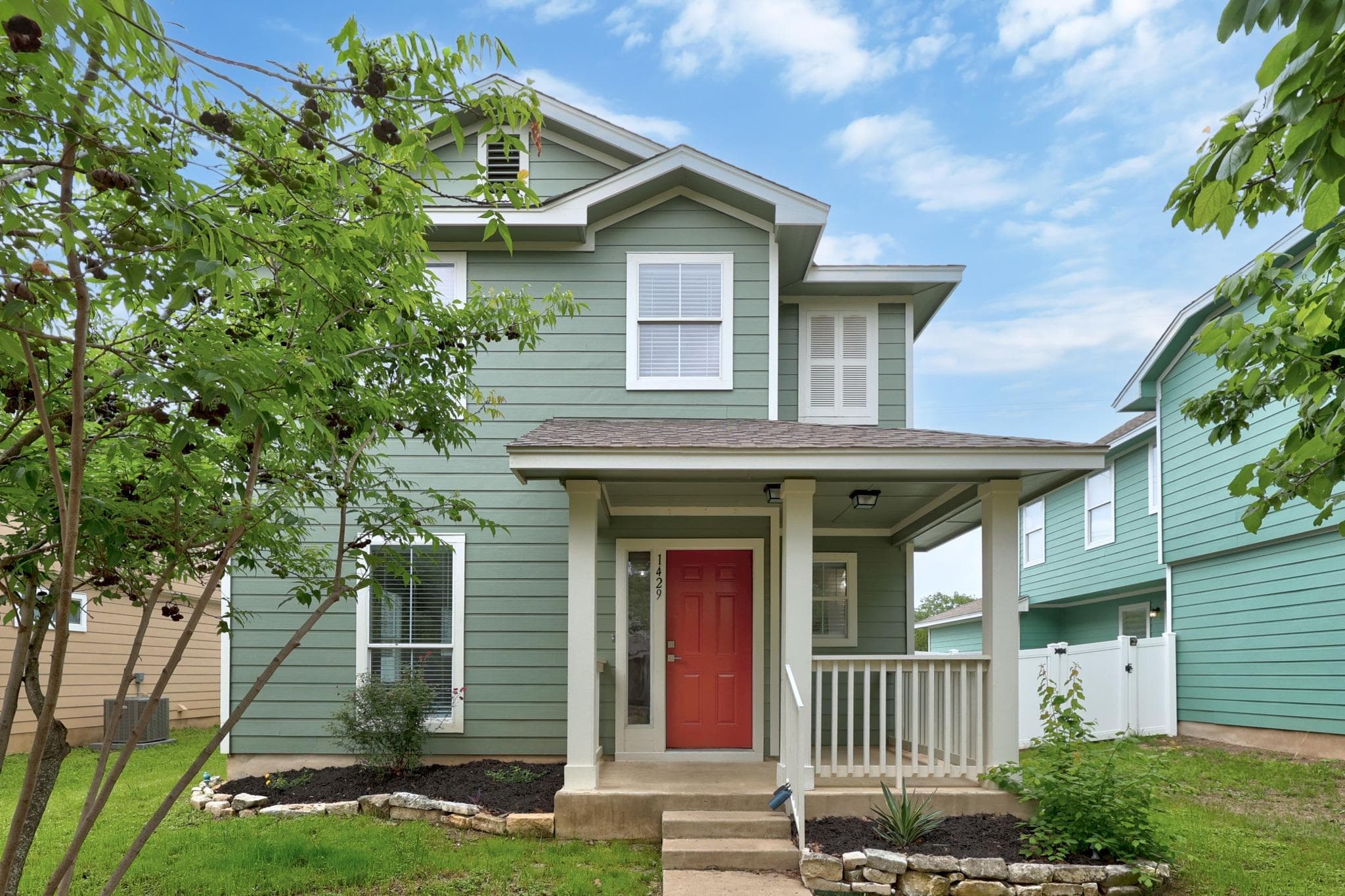 1429  Davis Mountain Loop