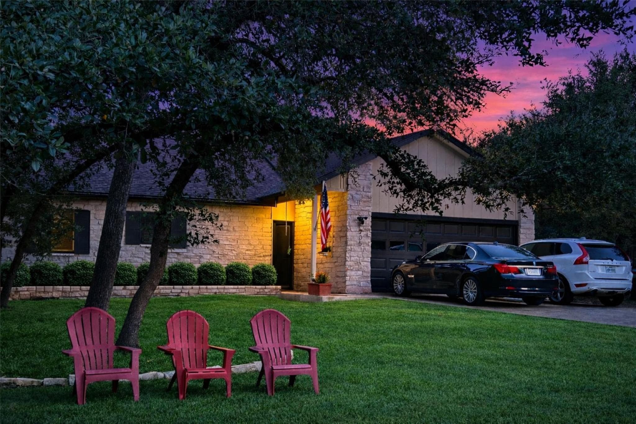 705  Lisa Dr