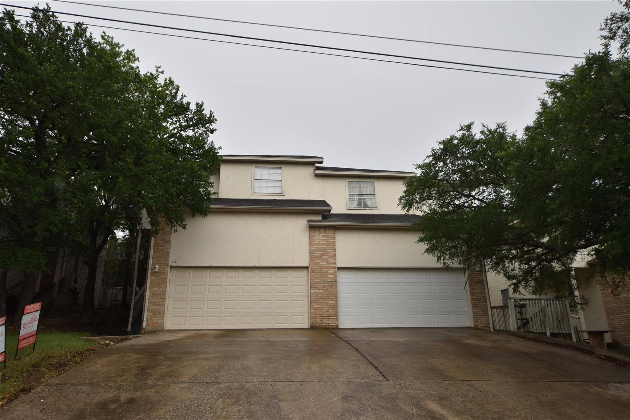 921-923 Sagewood Trl