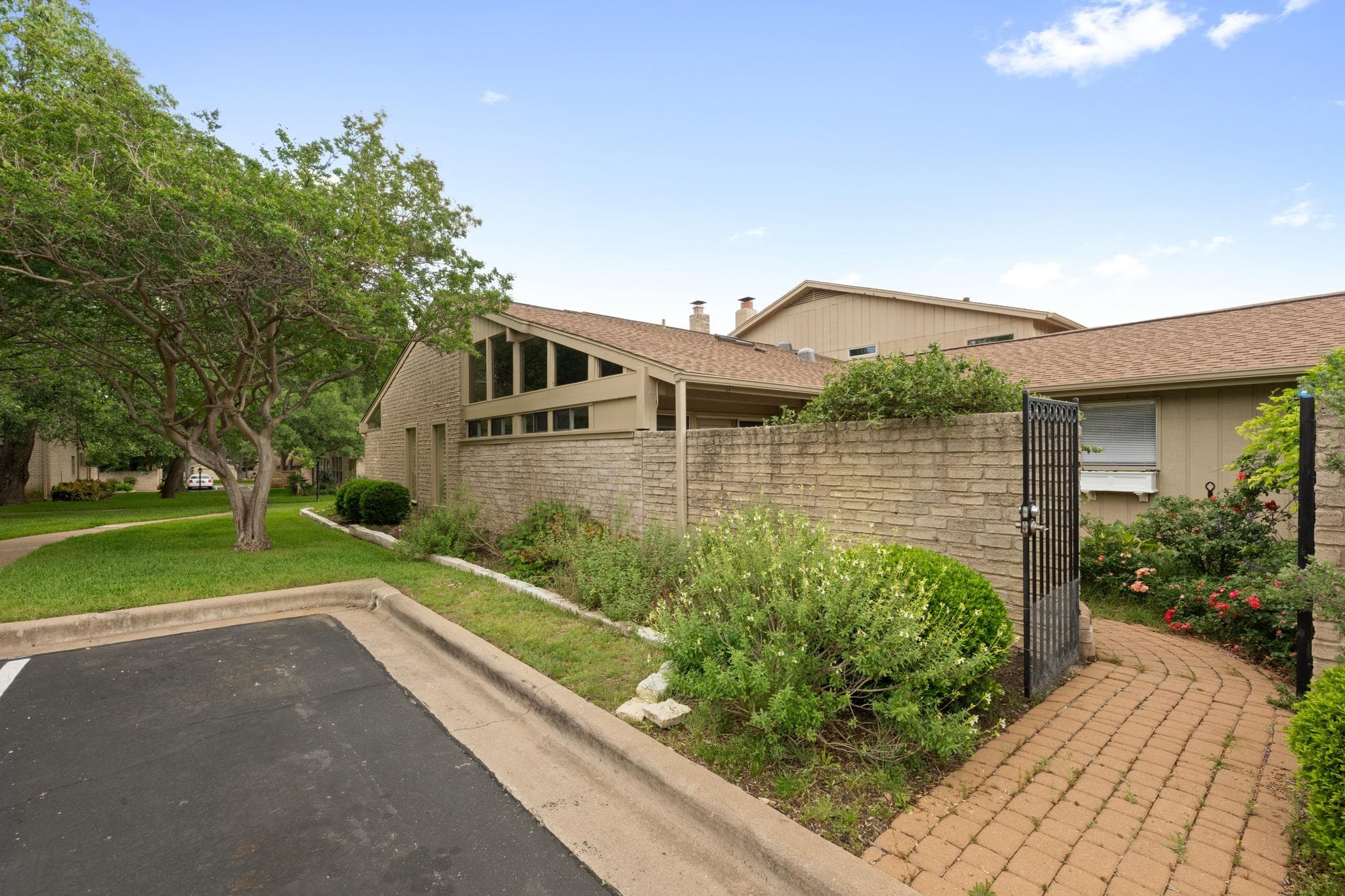 8107  Middle Ct