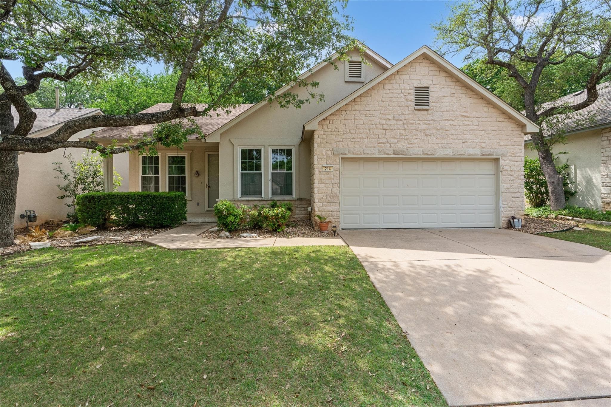 214  Whispering Wind Dr