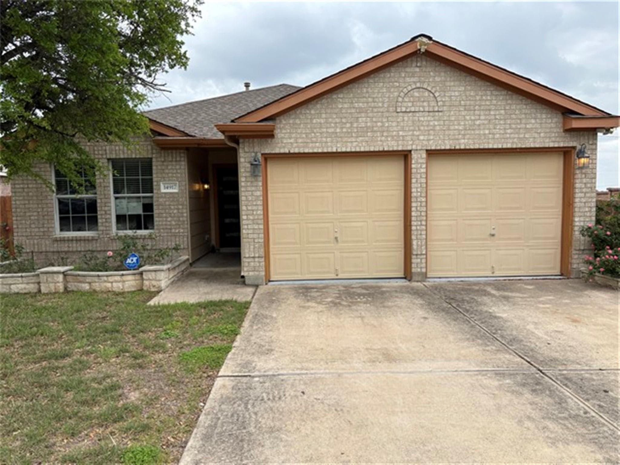 14917  Lantern Dr