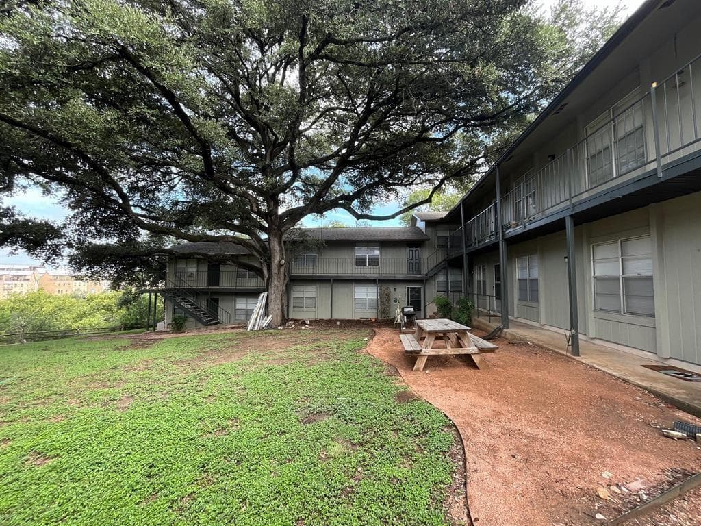 509 Cedar Dr #206